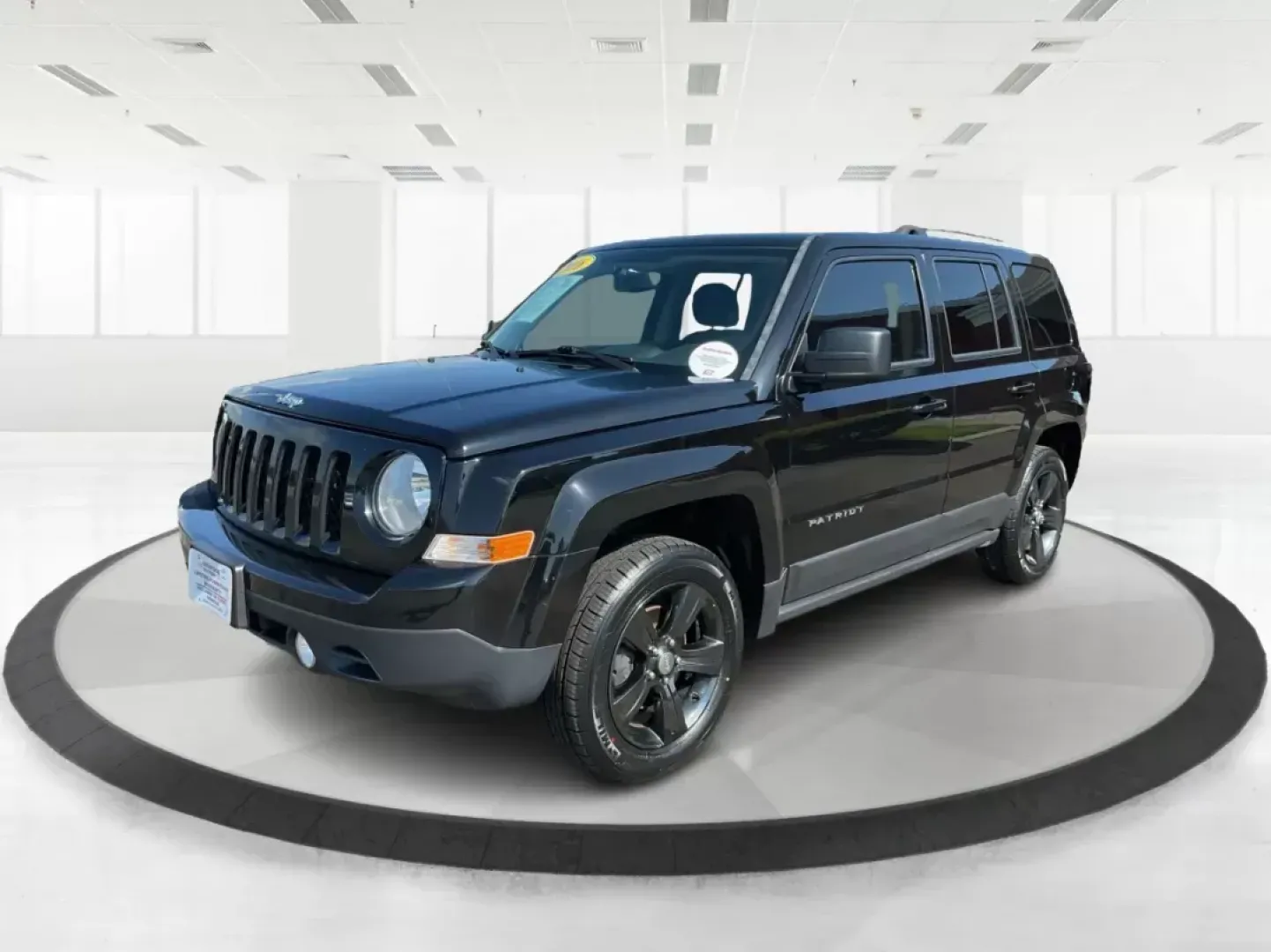 2016 Jeep Patriot Latitude (1C4NJRFB2GD) with an 2.4L I-4 DOHC engine, located at 4508 South Dixie Dr, Moraine, OH, 45439, (937) 908-9800, 39.689976, -84.218452 - **Adventure Awaits in This 2016 Jeep Patriot Latitude: Perfect for Your Next Journey!**<br /> <br /> Are you ready to embrace adventure like never before? The 2016 Jeep Patriot Latitude is the SUV you've been waiting for-ideal for weekend getaways and everyday commutes alike. With its robust build a - Photo#7