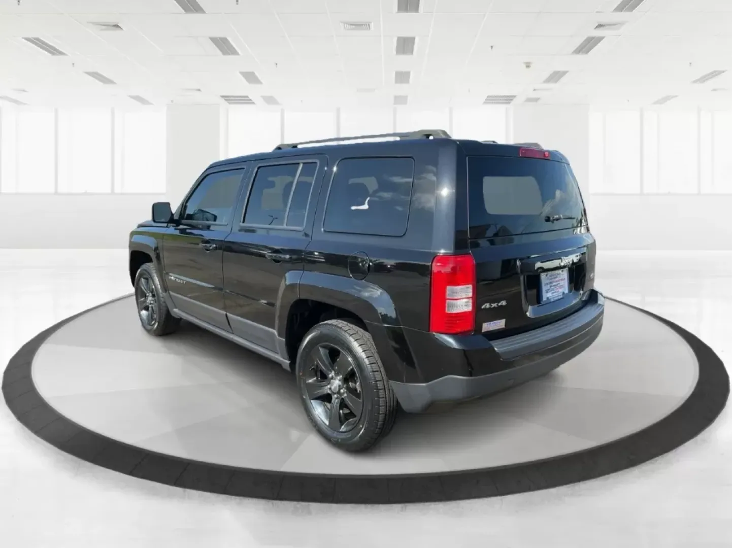2016 Jeep Patriot Latitude (1C4NJRFB2GD) with an 2.4L I-4 DOHC engine, located at 4508 South Dixie Dr, Moraine, OH, 45439, (937) 908-9800, 39.689976, -84.218452 - **Adventure Awaits in This 2016 Jeep Patriot Latitude: Perfect for Your Next Journey!**<br /> <br /> Are you ready to embrace adventure like never before? The 2016 Jeep Patriot Latitude is the SUV you've been waiting for-ideal for weekend getaways and everyday commutes alike. With its robust build a - Photo#4