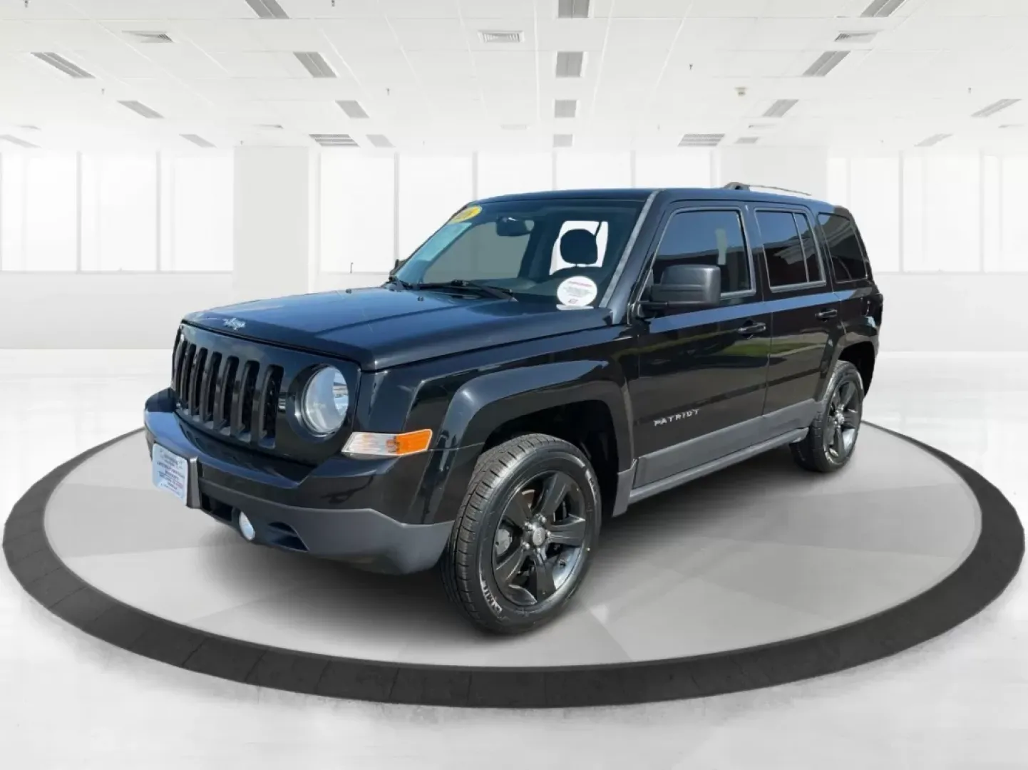 2016 Jeep Patriot Latitude (1C4NJRFB2GD) with an 2.4L I-4 DOHC engine, located at 4508 South Dixie Dr, Moraine, OH, 45439, (937) 908-9800, 39.689976, -84.218452 - **Adventure Awaits in This 2016 Jeep Patriot Latitude: Perfect for Your Next Journey!**<br /> <br /> Are you ready to embrace adventure like never before? The 2016 Jeep Patriot Latitude is the SUV you've been waiting for-ideal for weekend getaways and everyday commutes alike. With its robust build a - Photo#8