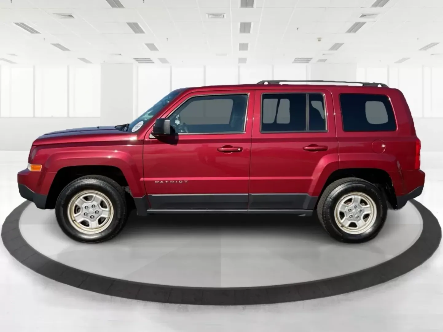 2016 Jeep Patriot Sport (1C4NJRBB0GD) with an 2.4L I-4 DOHC engine, located at 1184 Kauffman Ave, Fairborn, OH, 45324, (937) 908-9800, 39.807072, -84.030914 - Are you ready to elevate your adventures and create lasting memories with family and friends? Look no further than this versatile 2016 Jeep Patriot Sport, available now at Advantage Car and Credit in Fairborn, OH. Perfect for weekend getaways and daily commutes alike, this SUV offers the ideal blend - Photo#3