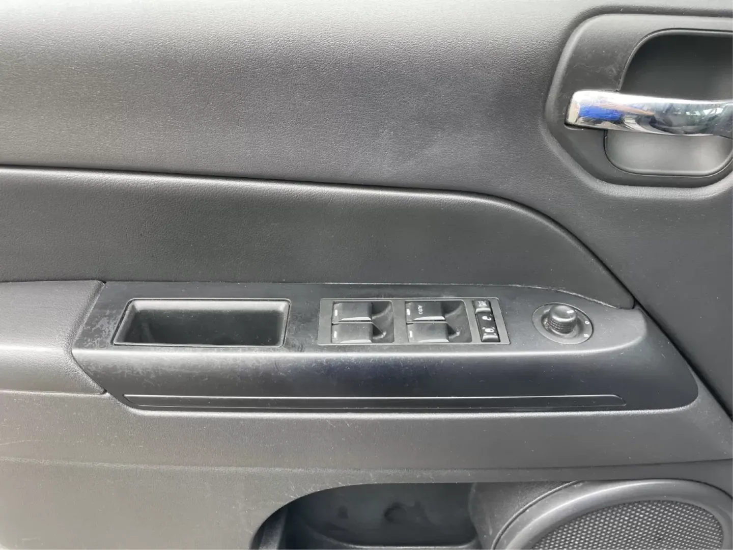 2016 Jeep Patriot Sport (1C4NJPBAXGD) with an Other engine, located at 401 Woodman Dr, Riverside, OH, 45431, (937) 908-9800, 39.760899, -84.123421 - **Explore New Adventures with the 2016 Jeep Patriot Sport SUV at Advantage Car and Credit in Fairborn, OH!**<br /> <br /> Are you ready to elevate your lifestyle with a vehicle that complements your adventurous spirit? Whether you're navigating the bustling streets of Fairborn or hitting the trails - Photo#19
