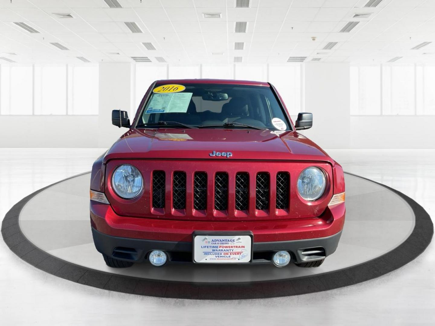 2016 Jeep Patriot Sport (1C4NJRBB0GD) with an 2.4L I-4 DOHC engine, located at 8750 N County Rd 25A, Piqua, OH, 45356, (937) 908-9800, 40.164391, -84.232513 - 2016 Jeep Patriot Sport - Photo#4