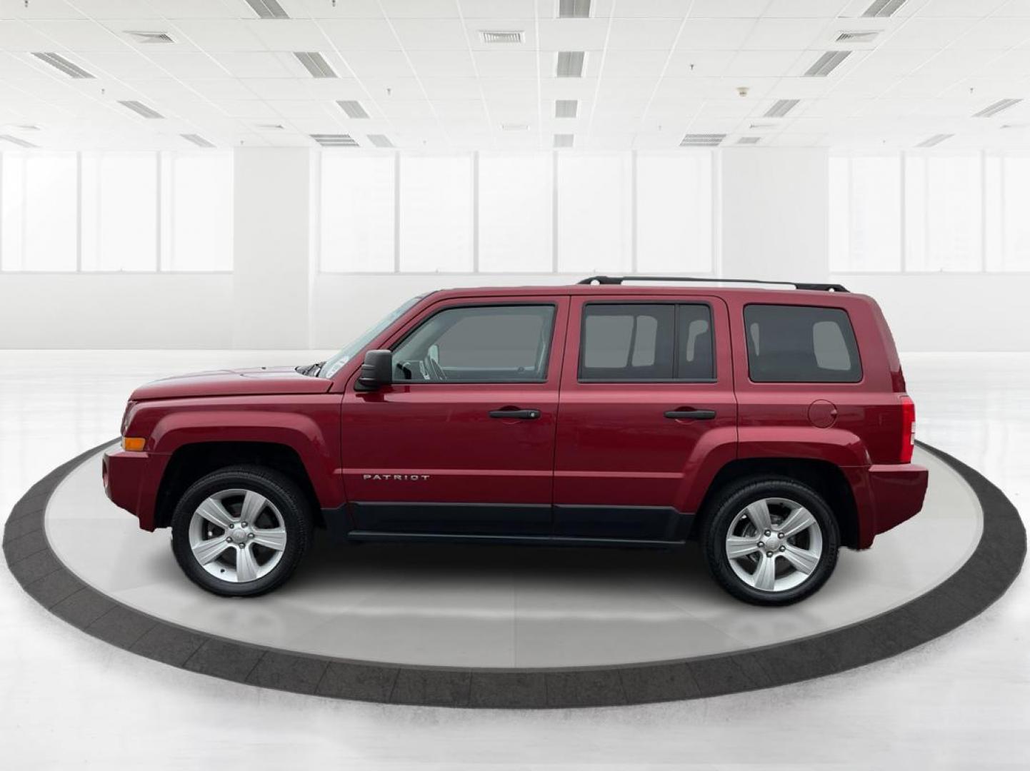 2016 Jeep Patriot Sport 2WD (1C4NJPBA4GD) with an 2.0L L4 DOHC 16V engine, located at 401 Woodman Dr, Riverside, OH, 45431, (937) 908-9800, 39.760899, -84.123421 - 2016 Jeep Patriot Sport 2WD - Photo#4