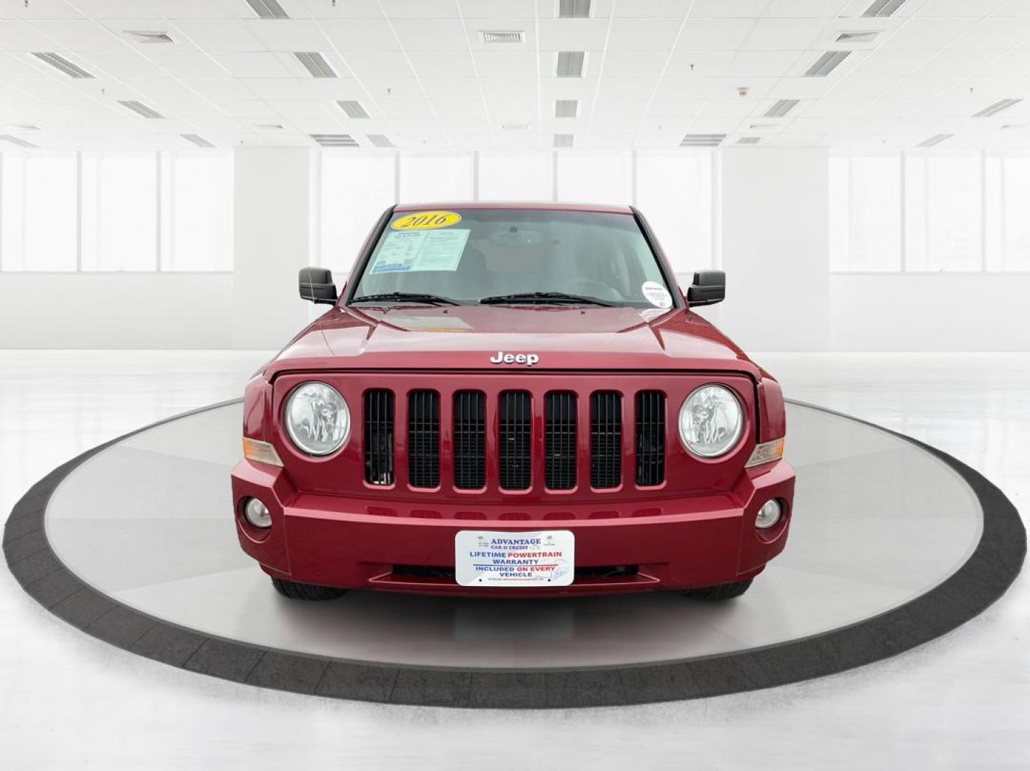 2016 Jeep Patriot Sport 2WD (1C4NJPBA4GD) with an 2.0L L4 DOHC 16V engine, located at 401 Woodman Dr, Riverside, OH, 45431, (937) 908-9800, 39.760899, -84.123421 - 2016 Jeep Patriot Sport 2WD - Photo#5