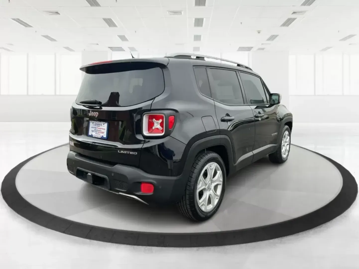 2016 Jeep Renegade Limited (ZACCJADT7GP) with an Tigershark MultiAir 2.4L I-4 variable valve contro engine, located at 8750 N County Rd 25A, Piqua, OH, 45356, (937) 908-9800, 40.164391, -84.232513 - 2016 Jeep Renegade Limited - Photo#2