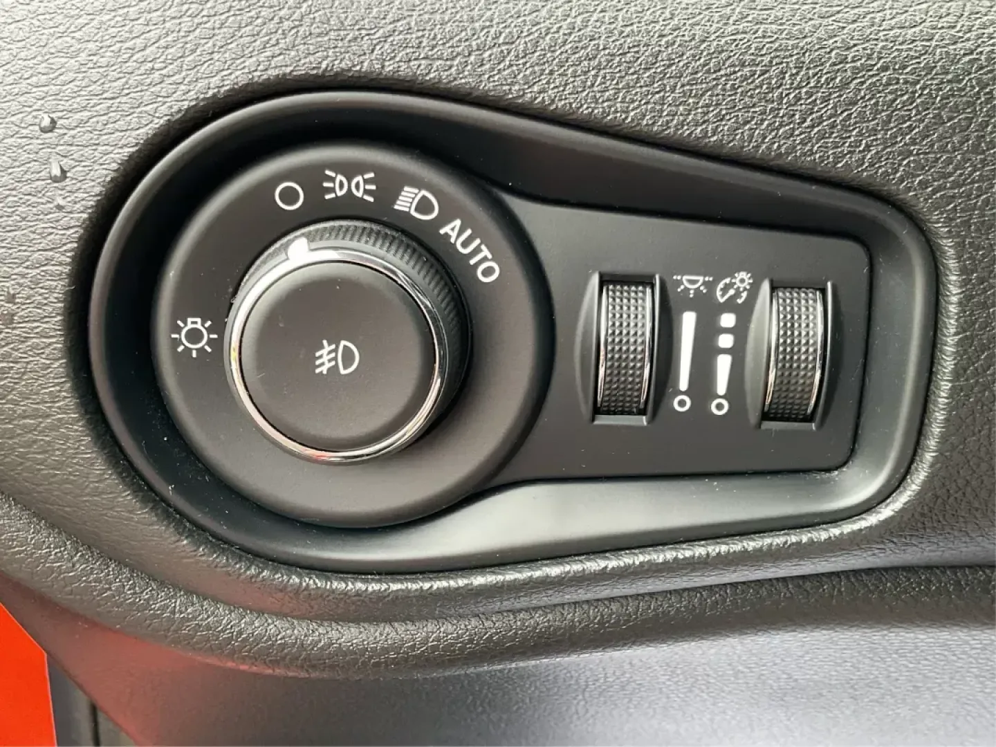 2016 Jeep Renegade Trailhawk (ZACCJBCT1GP) with an Tigershark MultiAir 2.4L I-4 variable valve contro engine, located at 1099 N County Rd 25A, Troy, OH, 45373, (937) 908-9800, 40.057079, -84.212883 - 2016 Jeep Renegade Trailhawk - Photo#16