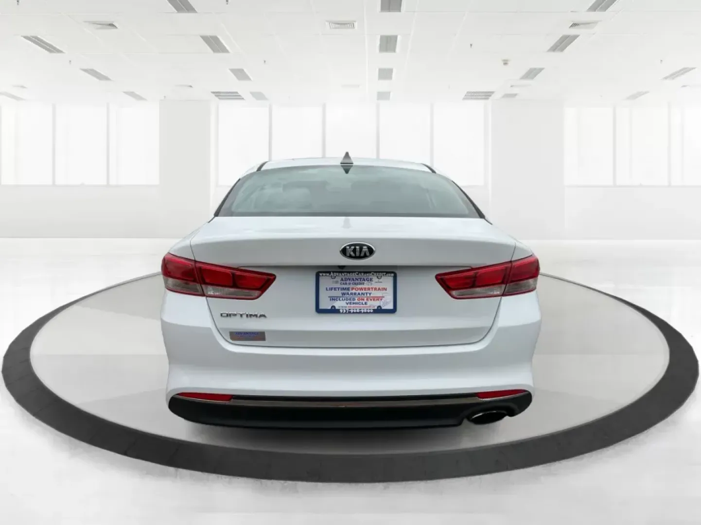 2016 Kia Optima LX (5XXGT4L32GG) with an Theta II 2.4L I-4 gasoline direct injection engine, located at 8750 N County Rd 25A, Piqua, OH, 45356, (937) 908-9800, 40.164391, -84.232513 - 2016 Kia Optima LX - Photo#4