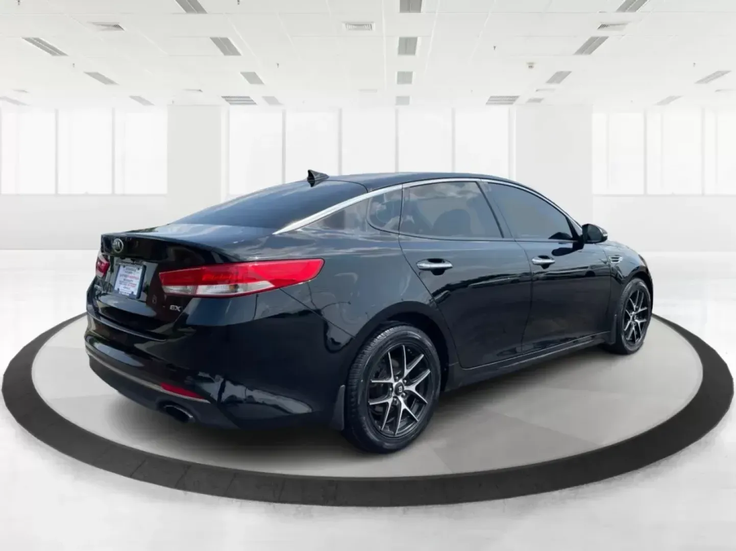 2016 Kia Optima EX (5XXGU4L35GG) with an Theta II 2.4L I-4 gasoline direct injection engine, located at 1230 East Main St, Xenia, OH, 45385, (937) 908-9800, 39.688026, -83.910172 - **Discover Your Next Adventure with the 2016 Kia Optima at Advantage Car and Credit!**<br /> <br /> Are you searching for a reliable vehicle that perfectly balances comfort, style, and technology? Look no further than our stunning 2016 Kia Optima EX, now available at Advantage Car and Credit in Fair - Photo#2