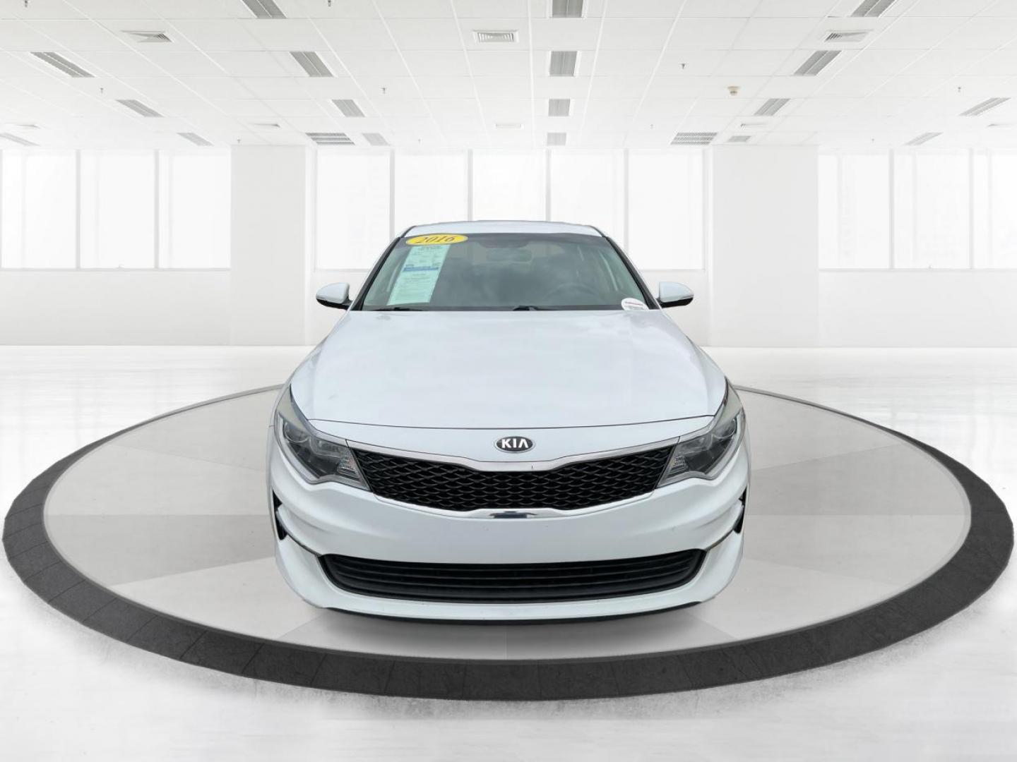 2016 Kia Optima LX (5XXGT4L32GG) with an Theta II 2.4L I-4 gasoline direct injection engine, located at 8750 N County Rd 25A, Piqua, OH, 45356, (937) 908-9800, 40.164391, -84.232513 - 2016 Kia Optima LX - Photo#7