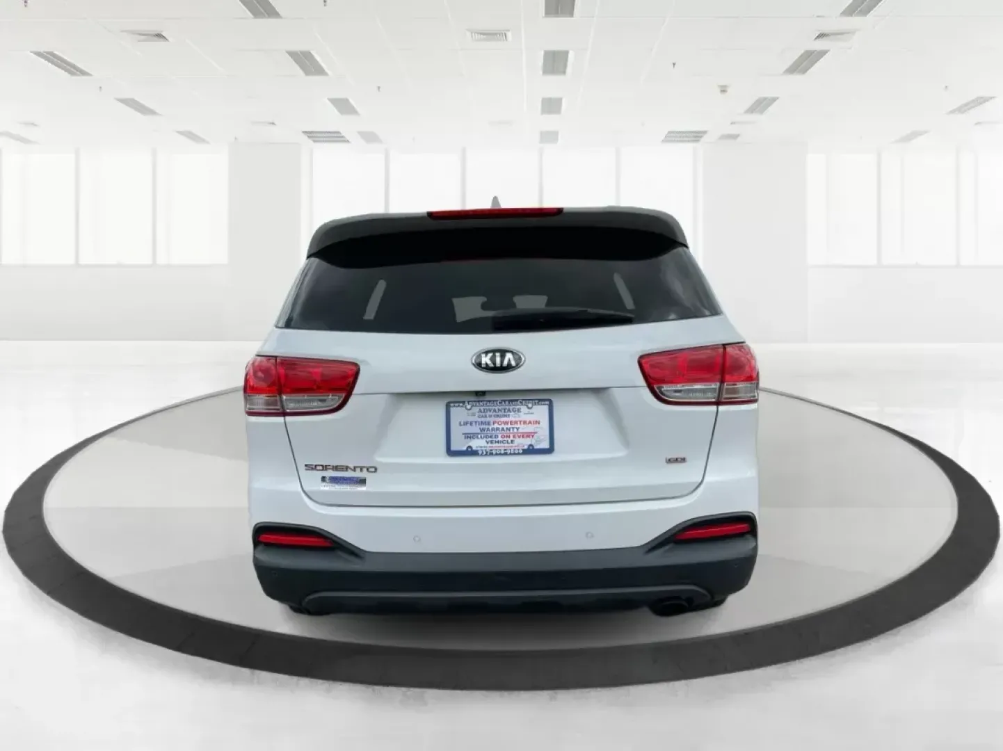 2016 Kia Sorento 2.4L LX (5XYPG4A39GG) with an 2.4L I-4 gasoline direct injection engine, located at 401 Woodman Dr, Riverside, OH, 45431, (937) 908-9800, 39.760899, -84.123421 - **Discover the Perfect Family SUV for Your Next Adventure!**<br /> <br /> Are you in search of a reliable SUV that can comfortably accommodate your growing family while also being great for weekend getaways? Look no further than the 2016 Kia Sorento 2.4L LX, available now at Advantage Car and Credit - Photo#3