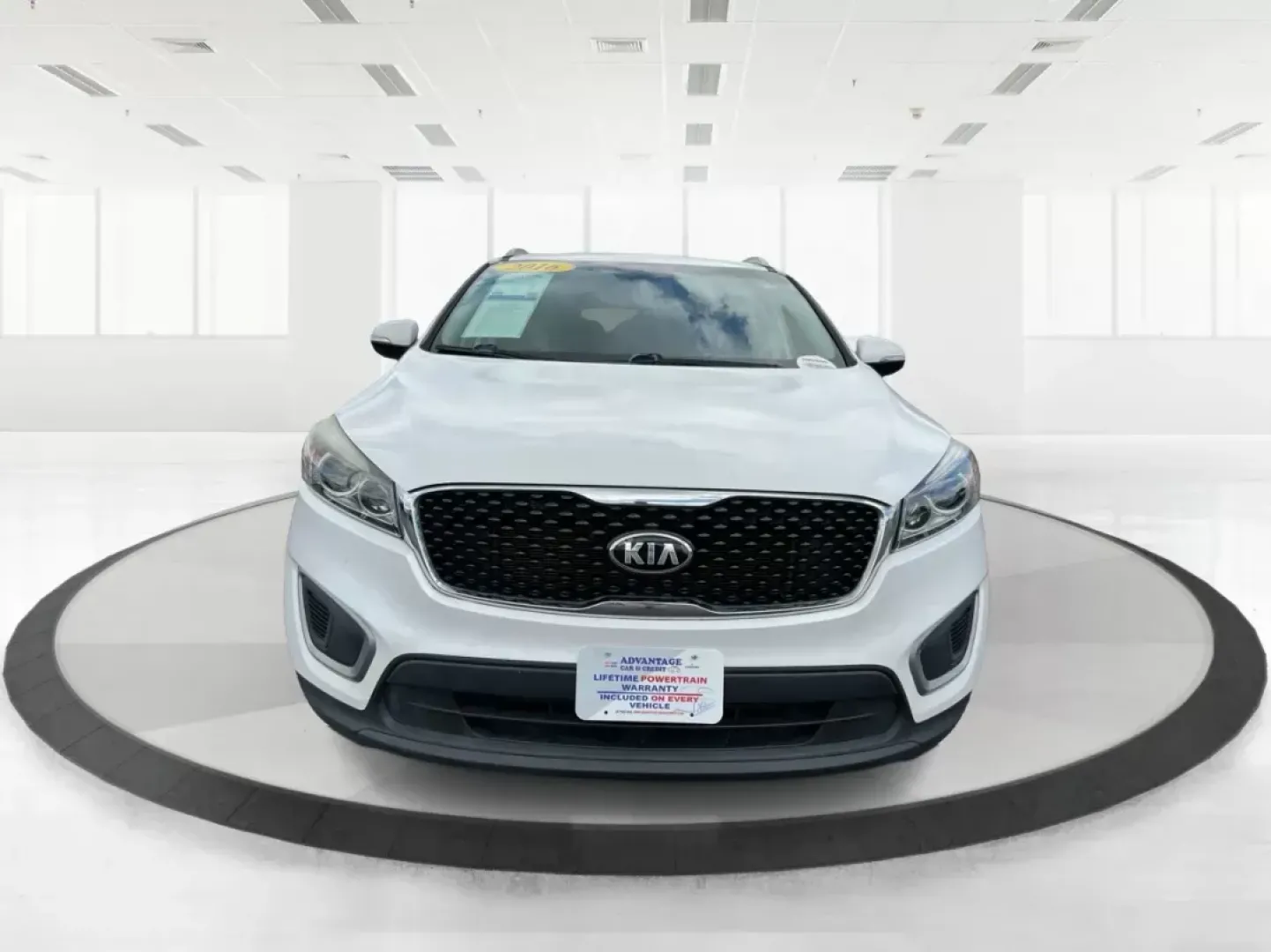 2016 Kia Sorento 2.4L LX (5XYPG4A39GG) with an 2.4L I-4 gasoline direct injection engine, located at 401 Woodman Dr, Riverside, OH, 45431, (937) 908-9800, 39.760899, -84.123421 - **Discover the Perfect Family SUV for Your Next Adventure!**<br /> <br /> Are you in search of a reliable SUV that can comfortably accommodate your growing family while also being great for weekend getaways? Look no further than the 2016 Kia Sorento 2.4L LX, available now at Advantage Car and Credit - Photo#6