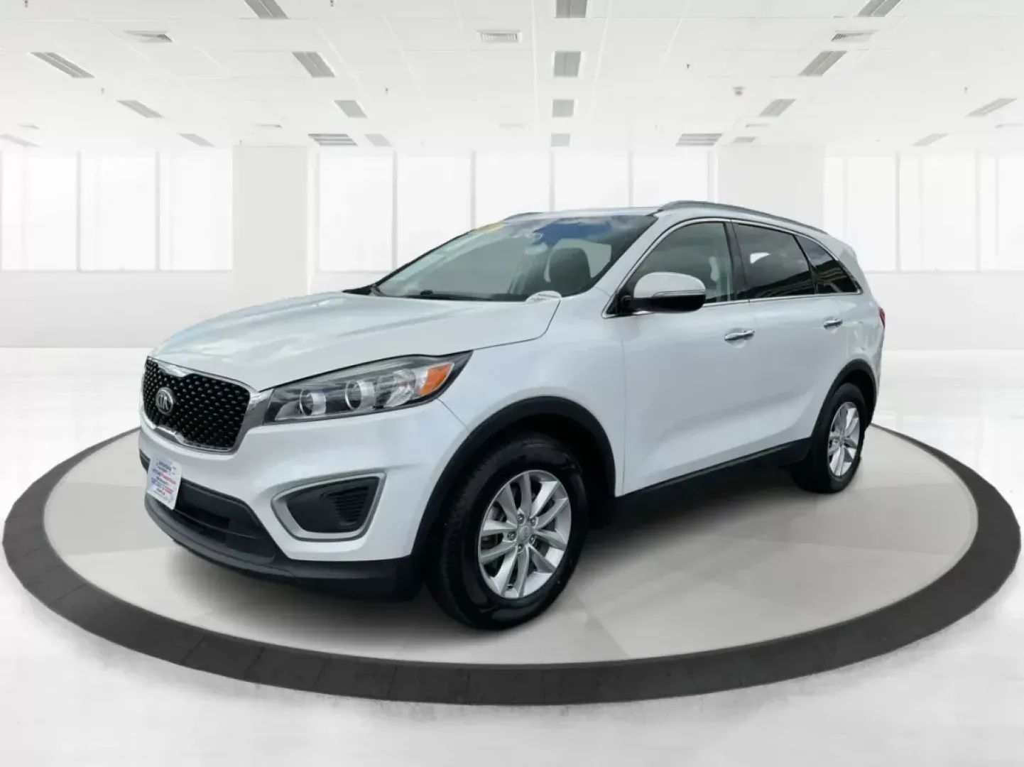 2016 Kia Sorento 2.4L LX (5XYPG4A39GG) with an 2.4L I-4 gasoline direct injection engine, located at 401 Woodman Dr, Riverside, OH, 45431, (937) 908-9800, 39.760899, -84.123421 - **Discover the Perfect Family SUV for Your Next Adventure!**<br /> <br /> Are you in search of a reliable SUV that can comfortably accommodate your growing family while also being great for weekend getaways? Look no further than the 2016 Kia Sorento 2.4L LX, available now at Advantage Car and Credit - Photo#7