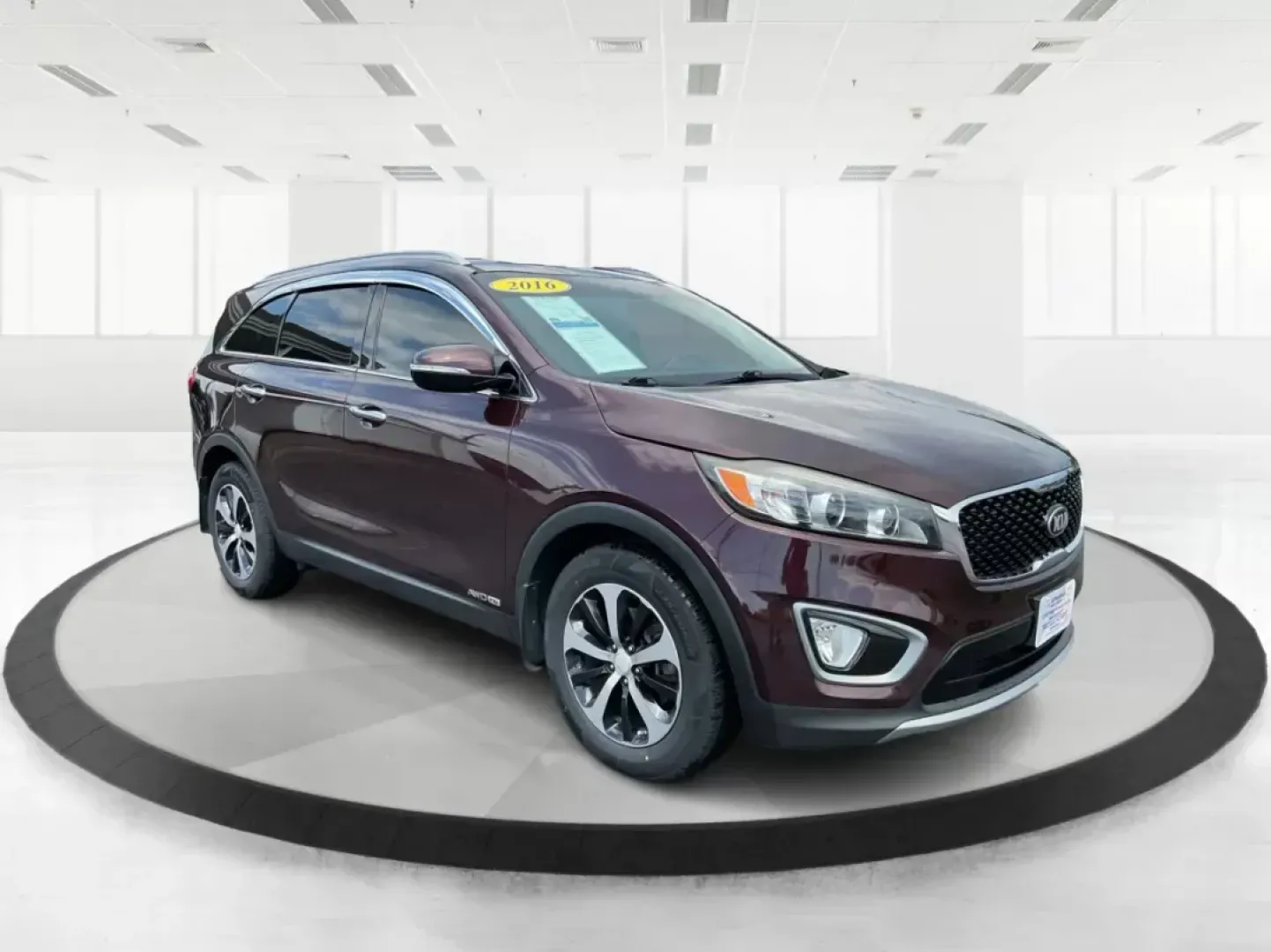 2016 Kia Sorento 3.3L EX (5XYPHDA5XGG) with an Lambda II 3.3L V-6 gasoline direct injection engine, located at 8750 N County Rd 25A, Piqua, OH, 45356, (937) 908-9800, 40.164391, -84.232513 - Elevate your lifestyle with the 2016 Kia Sorento EX, a versatile SUV that is perfect for family adventures, weekend getaways, or daily commutes. At Advantage Car and Credit, located at 1184 Kauffman Ave in Fairborn, OH, we specialize in providing quality vehicles with flexible financing options, inc - Photo#0