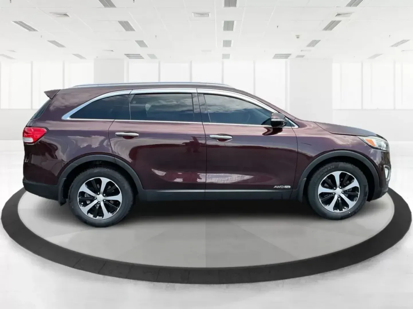 2016 Kia Sorento 3.3L EX (5XYPHDA5XGG) with an Lambda II 3.3L V-6 gasoline direct injection engine, located at 8750 N County Rd 25A, Piqua, OH, 45356, (937) 908-9800, 40.164391, -84.232513 - Elevate your lifestyle with the 2016 Kia Sorento EX, a versatile SUV that is perfect for family adventures, weekend getaways, or daily commutes. At Advantage Car and Credit, located at 1184 Kauffman Ave in Fairborn, OH, we specialize in providing quality vehicles with flexible financing options, inc - Photo#1
