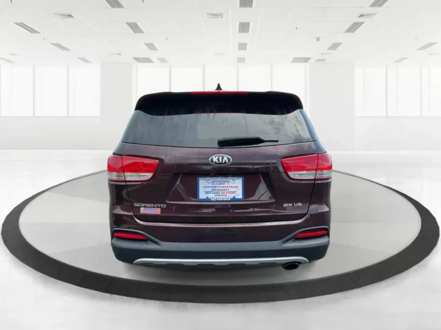 2016 Kia Sorento 3.3L EX (5XYPHDA5XGG) with an Lambda II 3.3L V-6 gasoline direct injection engine, located at 8750 N County Rd 25A, Piqua, OH, 45356, (937) 908-9800, 40.164391, -84.232513 - Elevate your lifestyle with the 2016 Kia Sorento EX, a versatile SUV that is perfect for family adventures, weekend getaways, or daily commutes. At Advantage Car and Credit, located at 1184 Kauffman Ave in Fairborn, OH, we specialize in providing quality vehicles with flexible financing options, inc - Photo#3
