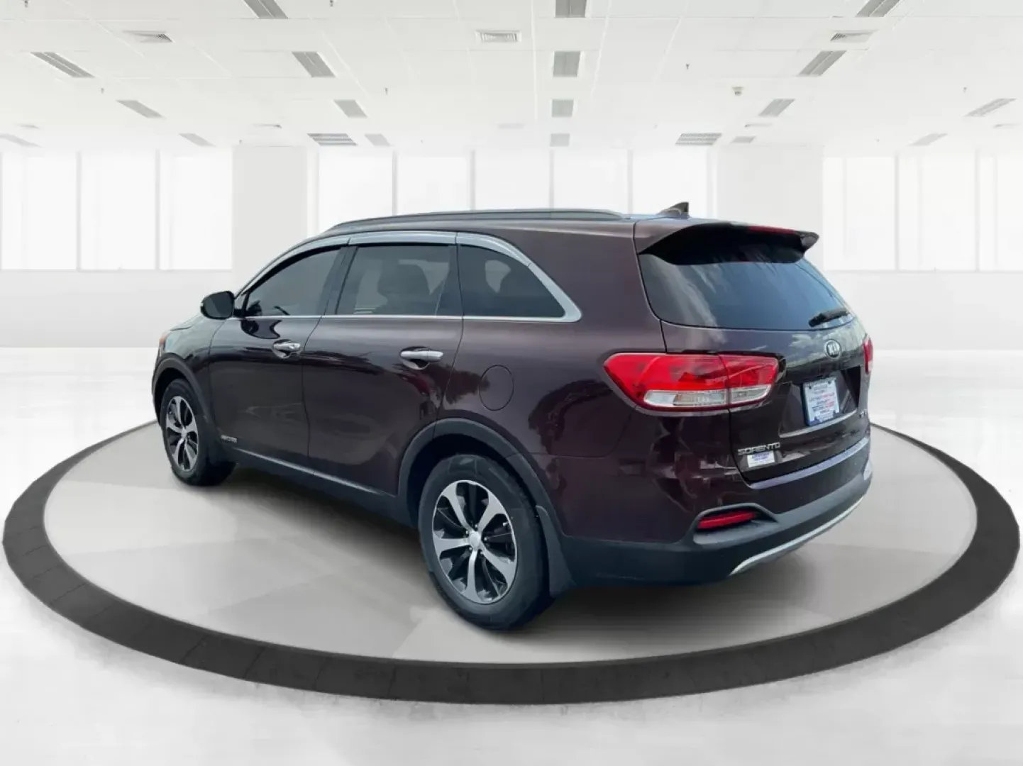 2016 Kia Sorento 3.3L EX (5XYPHDA5XGG) with an Lambda II 3.3L V-6 gasoline direct injection engine, located at 8750 N County Rd 25A, Piqua, OH, 45356, (937) 908-9800, 40.164391, -84.232513 - Elevate your lifestyle with the 2016 Kia Sorento EX, a versatile SUV that is perfect for family adventures, weekend getaways, or daily commutes. At Advantage Car and Credit, located at 1184 Kauffman Ave in Fairborn, OH, we specialize in providing quality vehicles with flexible financing options, inc - Photo#4