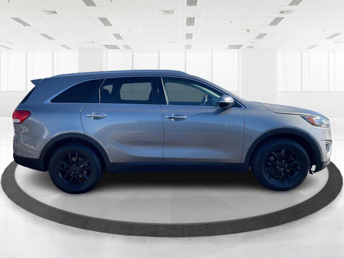2016 Kia Sorento LX V6 2WD (5XYPG4A55GG) with an 3.3L V6 DOHC 24V engine, 6-Speed Automatic transmission, located at 1230 East Main St, Xenia, OH, 45385, (937) 908-9800, 39.688026, -83.910172 - Third Row - Photo#1
