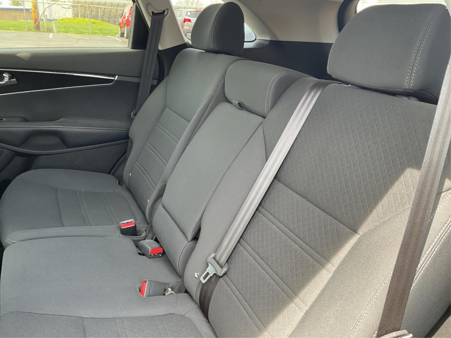 2016 Kia Sorento 2.4L LX (5XYPGDA33GG) with an 2.4L I-4 gasoline direct injection engine, located at 1184 Kauffman Ave, Fairborn, OH, 45324, (937) 908-9800, 39.807072, -84.030914 - 2016 Kia Sorento 2.4L LX - Photo#9