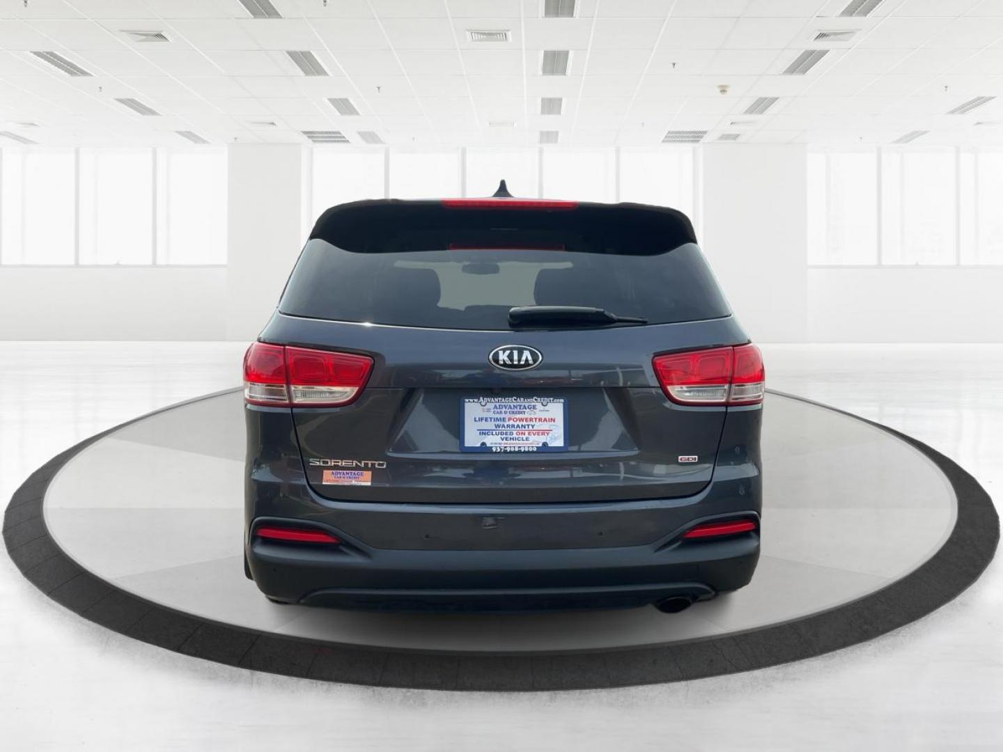 2016 Kia Sorento 2.4L LX (5XYPGDA33GG) with an 2.4L I-4 gasoline direct injection engine, located at 1184 Kauffman Ave, Fairborn, OH, 45324, (937) 908-9800, 39.807072, -84.030914 - 2016 Kia Sorento 2.4L LX - Photo#3