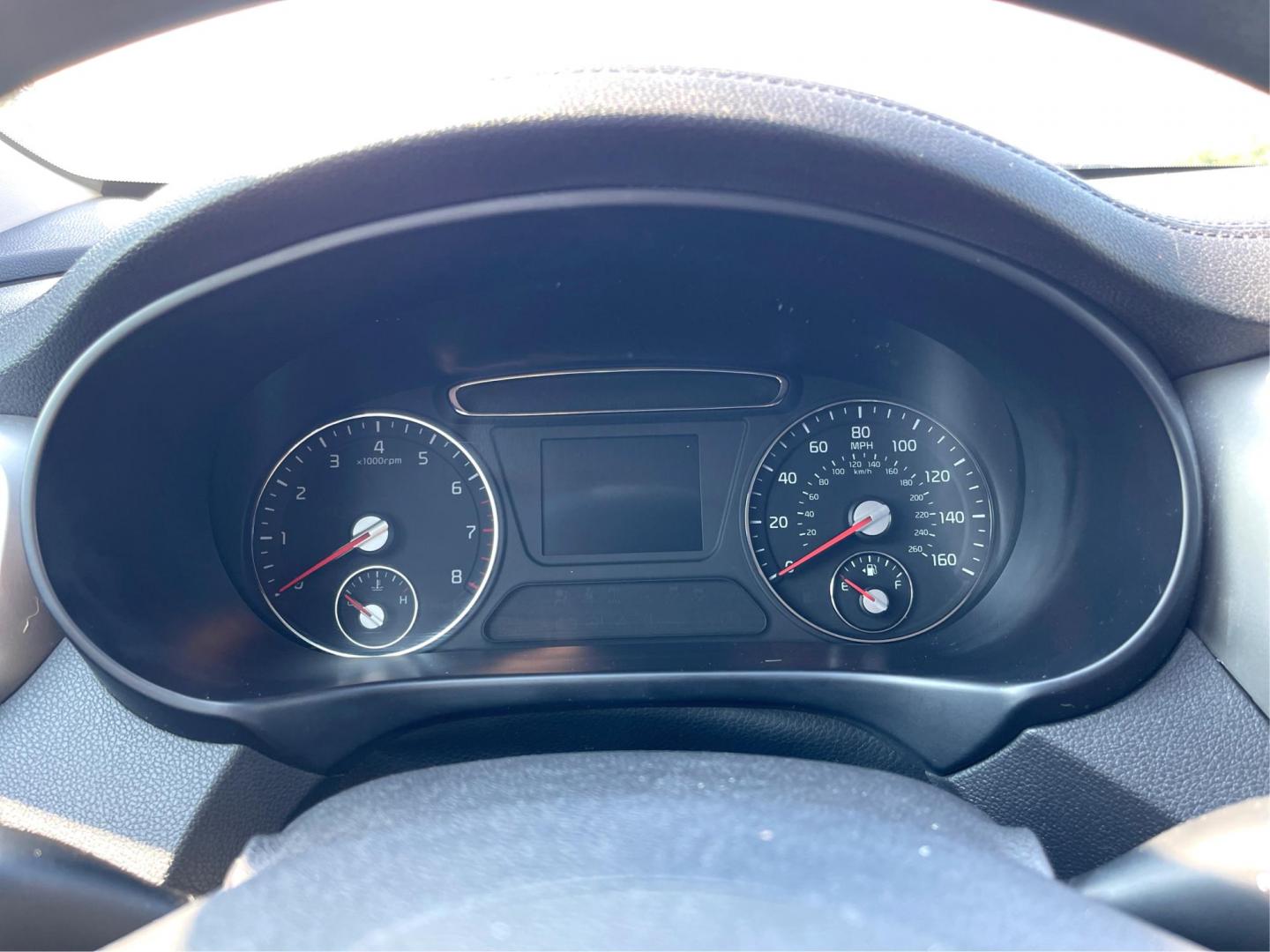 2016 Sparkling Silver Kia Sorento L 2WD (5XYPG4A31GG) with an 2.4L L4 DOHC 16V engine, 6-Speed Automatic transmission, located at 4508 South Dixie Dr, Moraine, OH, 45439, (937) 908-9800, 39.689976, -84.218452 - 2016 Kia Sorento L 2WD - Photo#15
