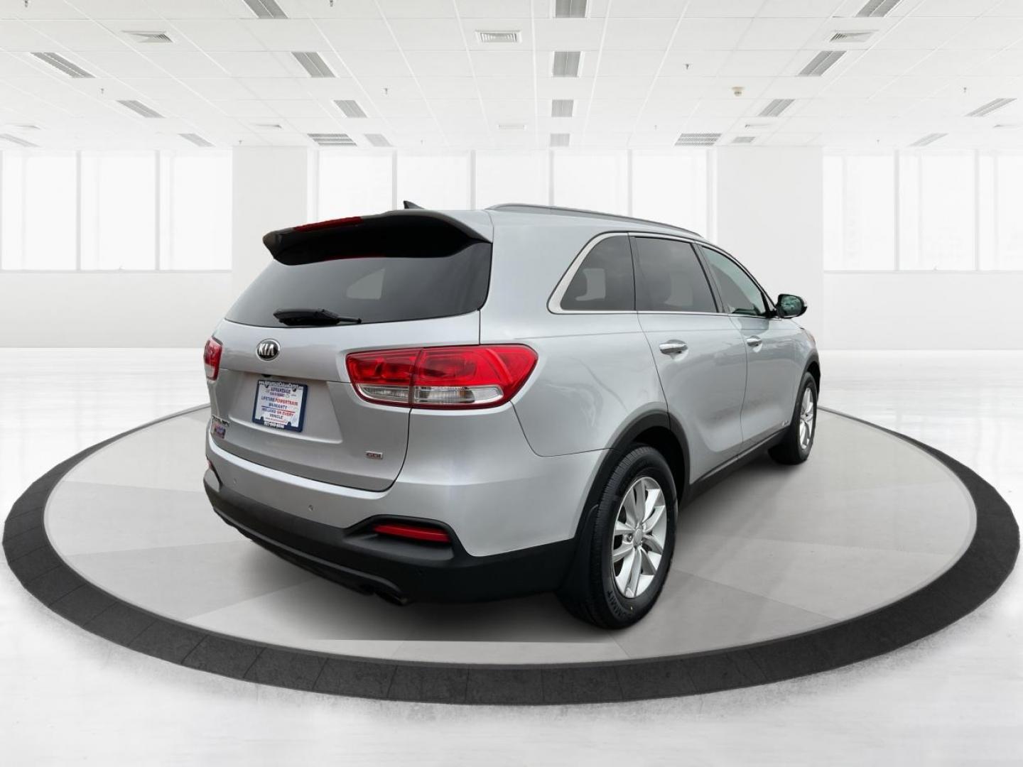 2016 Kia Sorento 2.4L LX (5XYPGDA39GG) with an 2.4L I-4 gasoline direct injection engine, located at 1099 N County Rd 25A, Troy, OH, 45373, (937) 908-9800, 40.057079, -84.212883 - 2016 Kia Sorento 2.4L LX - Photo#2