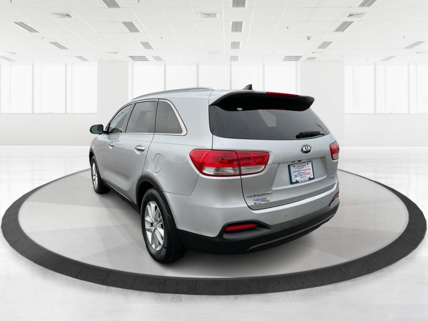 2016 Kia Sorento 2.4L LX (5XYPGDA39GG) with an 2.4L I-4 gasoline direct injection engine, located at 1099 N County Rd 25A, Troy, OH, 45373, (937) 908-9800, 40.057079, -84.212883 - 2016 Kia Sorento 2.4L LX - Photo#4
