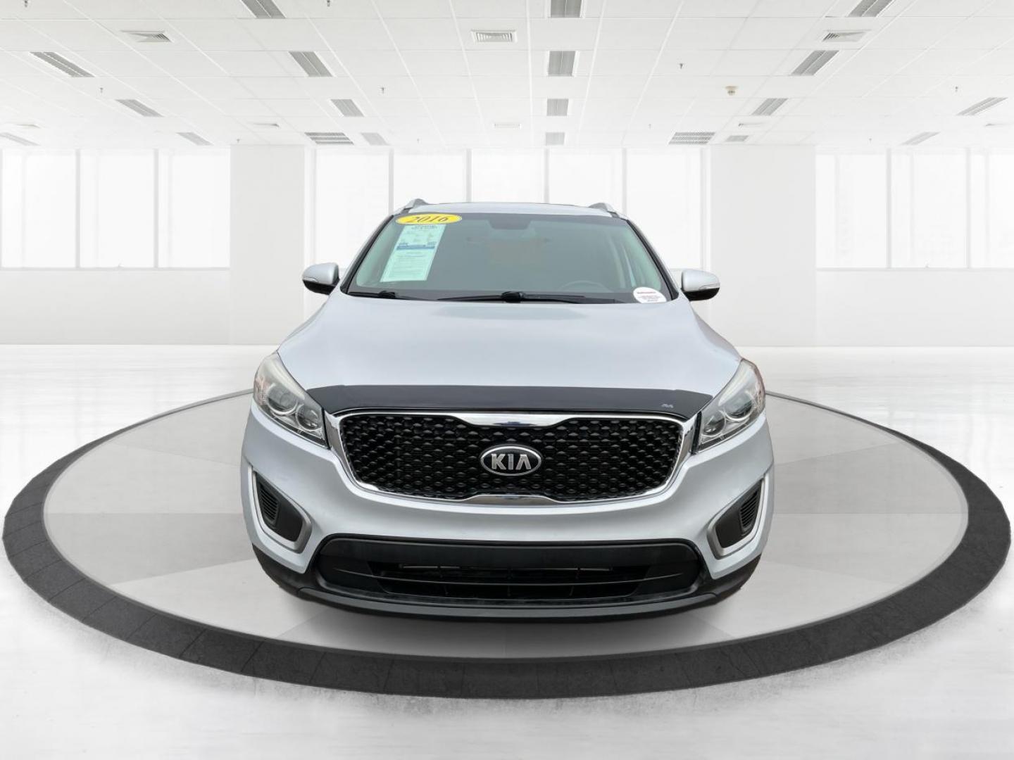 2016 Kia Sorento 2.4L LX (5XYPGDA39GG) with an 2.4L I-4 gasoline direct injection engine, located at 1099 N County Rd 25A, Troy, OH, 45373, (937) 908-9800, 40.057079, -84.212883 - 2016 Kia Sorento 2.4L LX - Photo#6