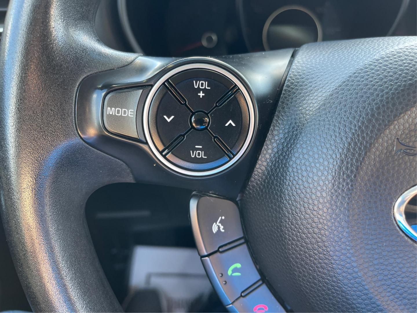 2016 Kia Soul + (KNDJP3A58G7) with an 2.0L L4 DOHC 16V engine, 6-Speed Automatic transmission, located at 880 E. National Road, Vandalia, OH, 45377, (937) 908-9800, 39.891918, -84.183594 - 2016 Kia Soul + - Photo#15