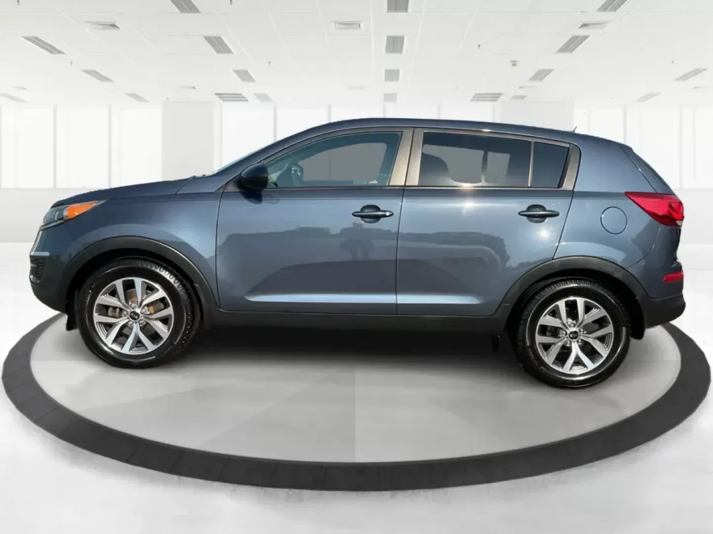 2016 Kia Sportage LX (KNDPB3AC1G7) with an Theta II 2.4L I-4 gasoline direct injection engine, located at 1951 S Dayton Lakeview Rd., New Carlisle, OH, 45344, (937) 908-9800, 39.890999, -84.050255 - **Explore the Open Road in Comfort: 2016 Kia Sportage LX - Ideal for Family Adventures!**<br /> <br /> Are you ready to elevate your family road trips or daily commutes with a vehicle that offers reliability, comfort, and an abundance of features? Look no further than this stunning **2016 Kia Sporta - Photo#5