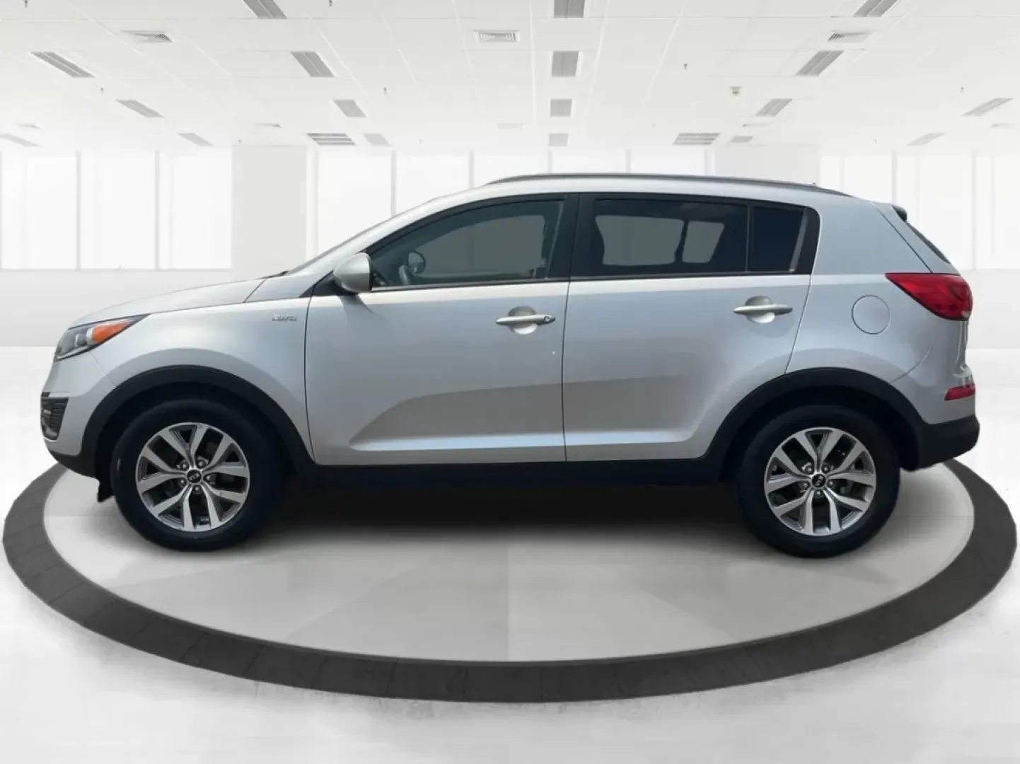 2016 Kia Sportage LX (KNDPBCACXG7) with an Theta II 2.4L I-4 gasoline direct injection engine, located at 401 Woodman Dr, Riverside, OH, 45431, (937) 908-9800, 39.760899, -84.123421 - Embrace the journey of life with the 2016 Kia Sportage LX, a vehicle designed for those who thrive on adventure and seek comfort in their daily commute. Whether you're navigating the bustling streets of Fairborn, OH, or embarking on a weekend family getaway, this versatile crossover is your perfect - Photo#5