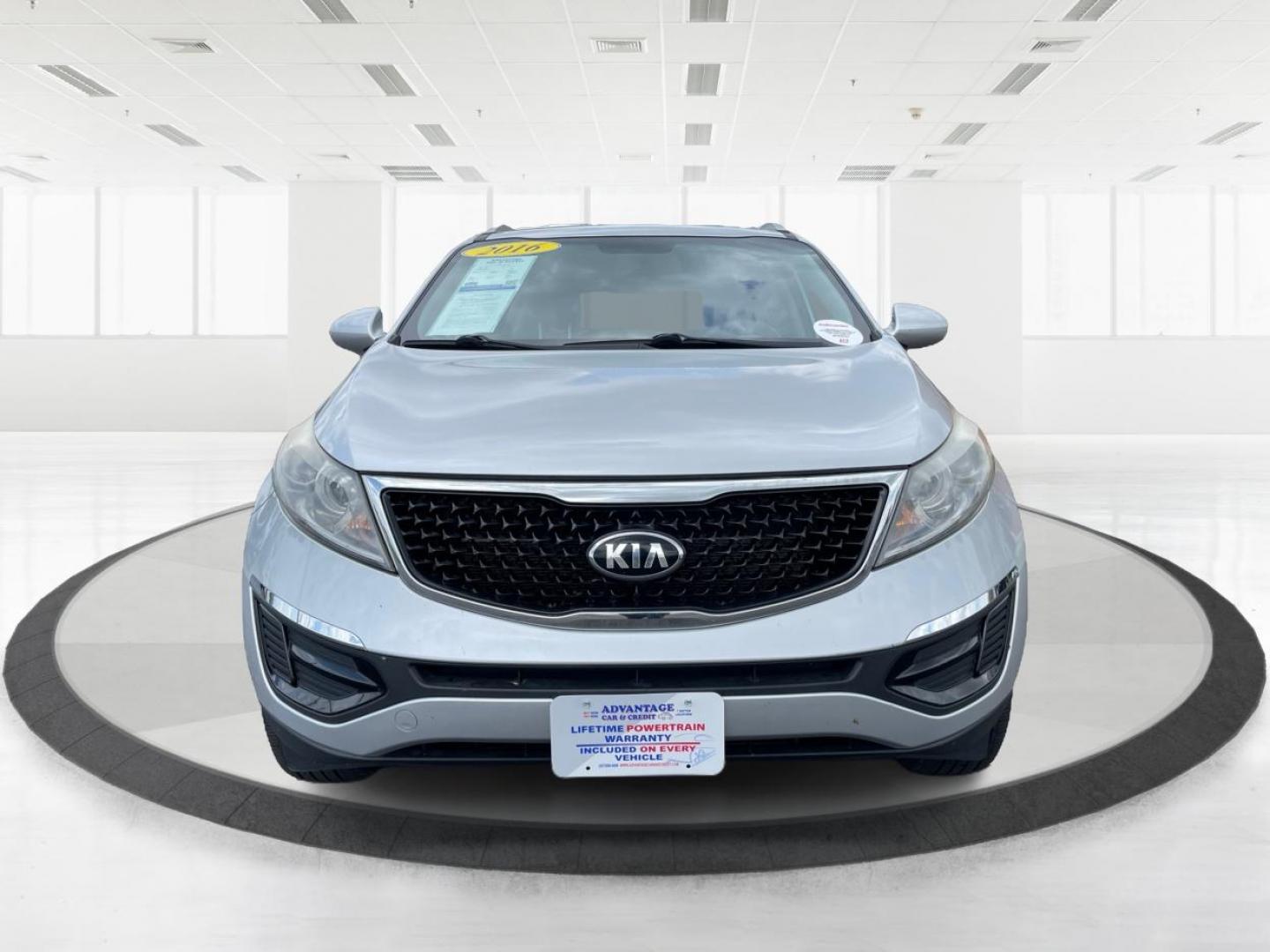 2016 Kia Sportage LX AWD (KNDPBCAC3G7) with an 2.4L V6 DOHC 24V engine, 6-Speed Automatic transmission, located at 4508 South Dixie Dr, Moraine, OH, 45439, (937) 908-9800, 39.689976, -84.218452 - 2016 Kia Sportage LX AWD - Photo#6
