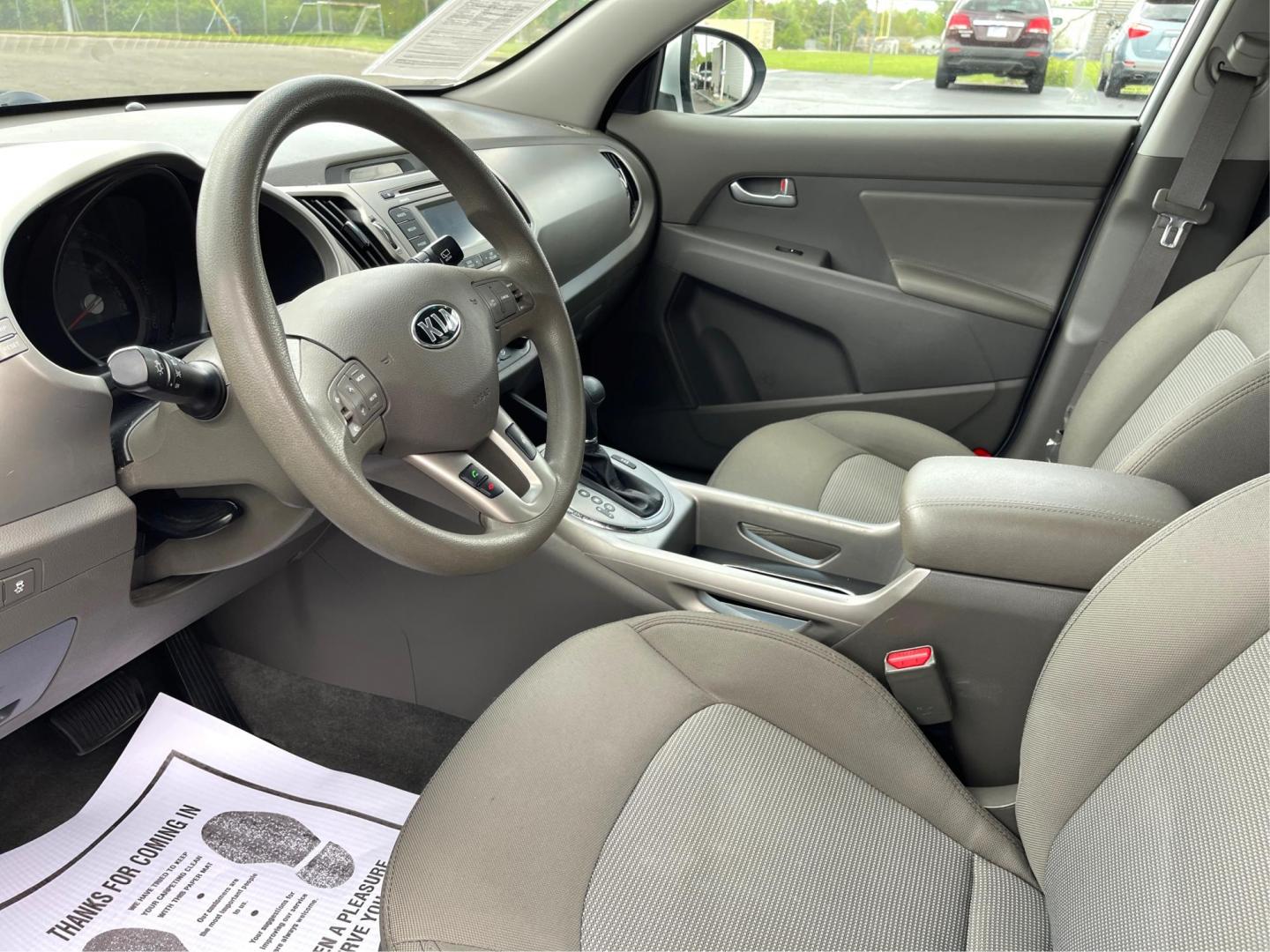 2016 Kia Sportage LX AWD (KNDPBCAC3G7) with an 2.4L V6 DOHC 24V engine, 6-Speed Automatic transmission, located at 4508 South Dixie Dr, Moraine, OH, 45439, (937) 908-9800, 39.689976, -84.218452 - 2016 Kia Sportage LX AWD - Photo#8