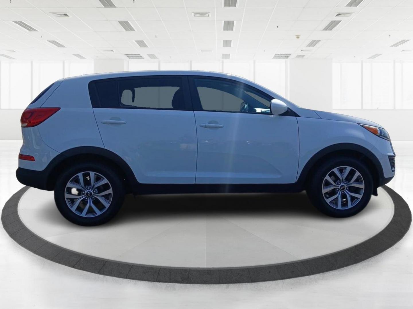 2016 Kia Sportage LX FWD (KNDPB3AC7G7) with an 2.4L V6 DOHC 24V engine, 6-Speed Automatic transmission, located at 8750 N County Rd 25A, Piqua, OH, 45356, (937) 908-9800, 40.164391, -84.232513 - 2016 Kia Sportage LX FWD - Photo#1
