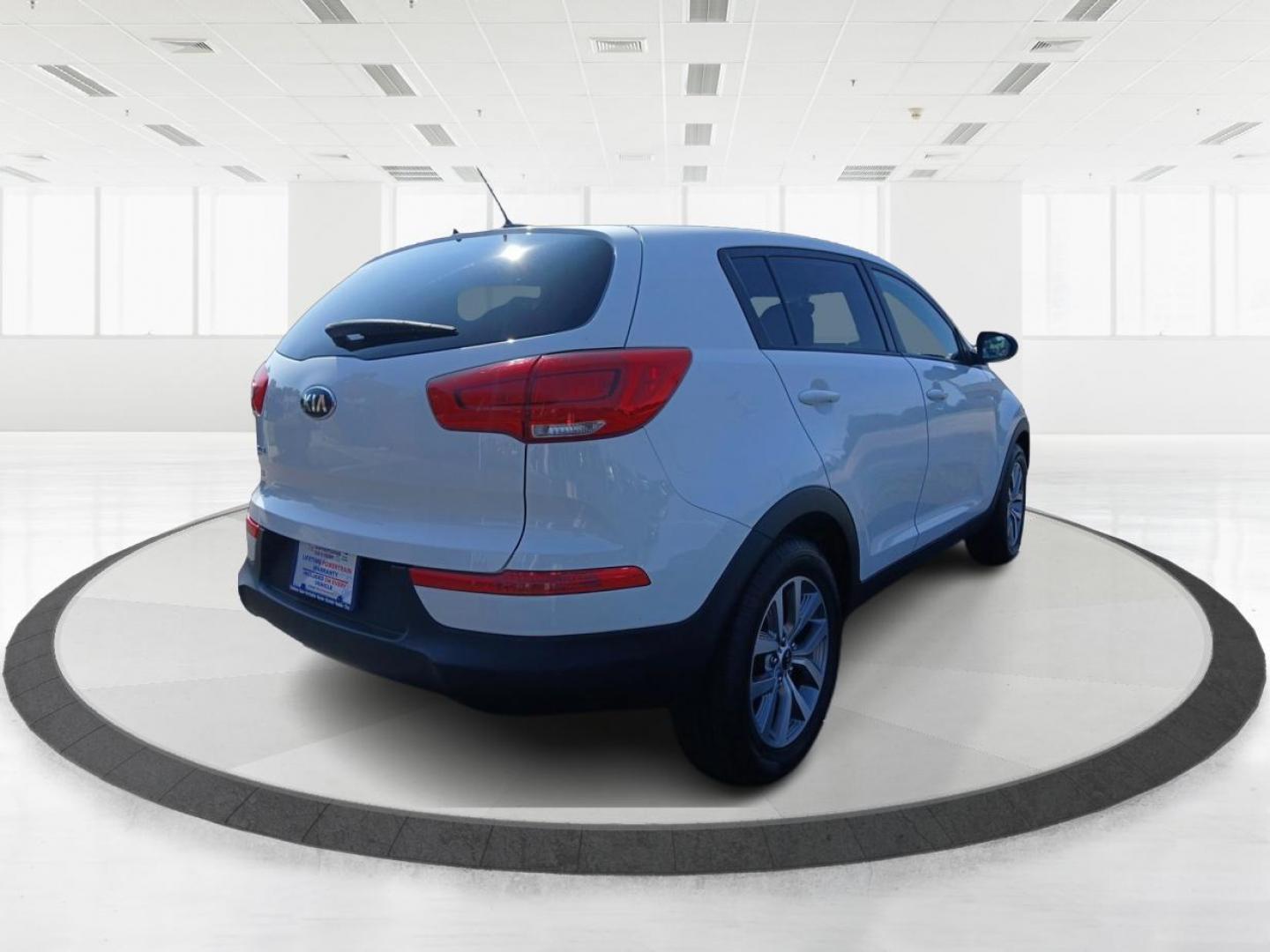 2016 Kia Sportage LX FWD (KNDPB3AC7G7) with an 2.4L V6 DOHC 24V engine, 6-Speed Automatic transmission, located at 8750 N County Rd 25A, Piqua, OH, 45356, (937) 908-9800, 40.164391, -84.232513 - 2016 Kia Sportage LX FWD - Photo#2