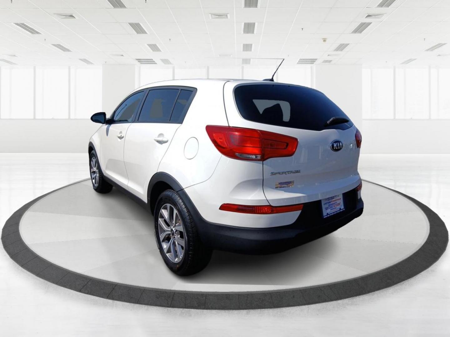2016 Kia Sportage LX FWD (KNDPB3AC7G7) with an 2.4L V6 DOHC 24V engine, 6-Speed Automatic transmission, located at 8750 N County Rd 25A, Piqua, OH, 45356, (937) 908-9800, 40.164391, -84.232513 - 2016 Kia Sportage LX FWD - Photo#4