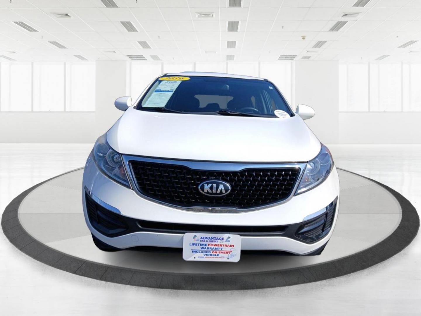 2016 Kia Sportage LX FWD (KNDPB3AC7G7) with an 2.4L V6 DOHC 24V engine, 6-Speed Automatic transmission, located at 8750 N County Rd 25A, Piqua, OH, 45356, (937) 908-9800, 40.164391, -84.232513 - 2016 Kia Sportage LX FWD - Photo#6