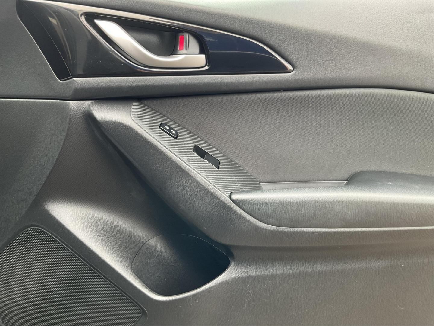 2016 Mazda MAZDA3 i Sport AT 4-Door (JM1BM1U74G1) with an 2.0L L4 DOHC 16V engine, 6-Speed Automatic transmission, located at 8750 N County Rd 25A, Piqua, OH, 45356, (937) 908-9800, 40.164391, -84.232513 - 2016 Mazda MAZDA3 i Sport AT 4-Door - Photo#17