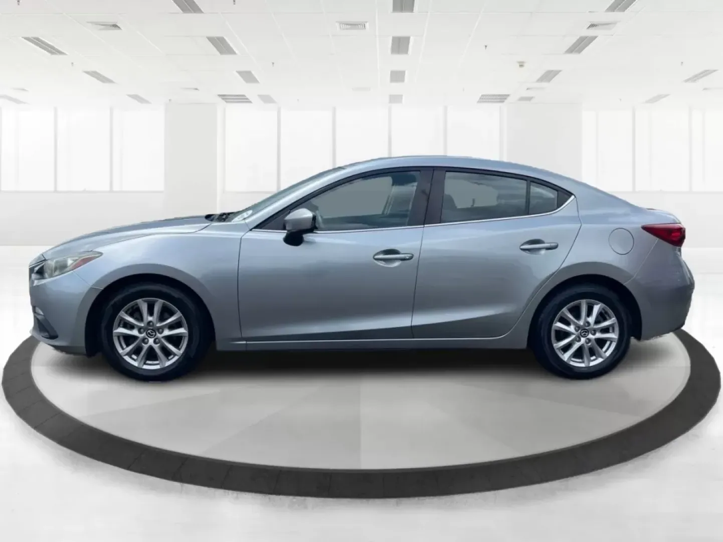 2016 Mazda Mazda3 i Sport (JM1BM1U73G1) with an SKYACTIV-G 2L I-4 gasoline direct injection engine, located at 1184 Kauffman Ave, Fairborn, OH, 45324, (937) 908-9800, 39.807072, -84.030914 - Experience a new level of driving with the 2016 Mazda3 i Sport, available now at Advantage Car and Credit in Fairborn, OH. This stylish sedan is more than just a mode of transportation; it's your perfect companion for everything from daily commutes to weekend road trips. With an impressive fuel-effi - Photo#4