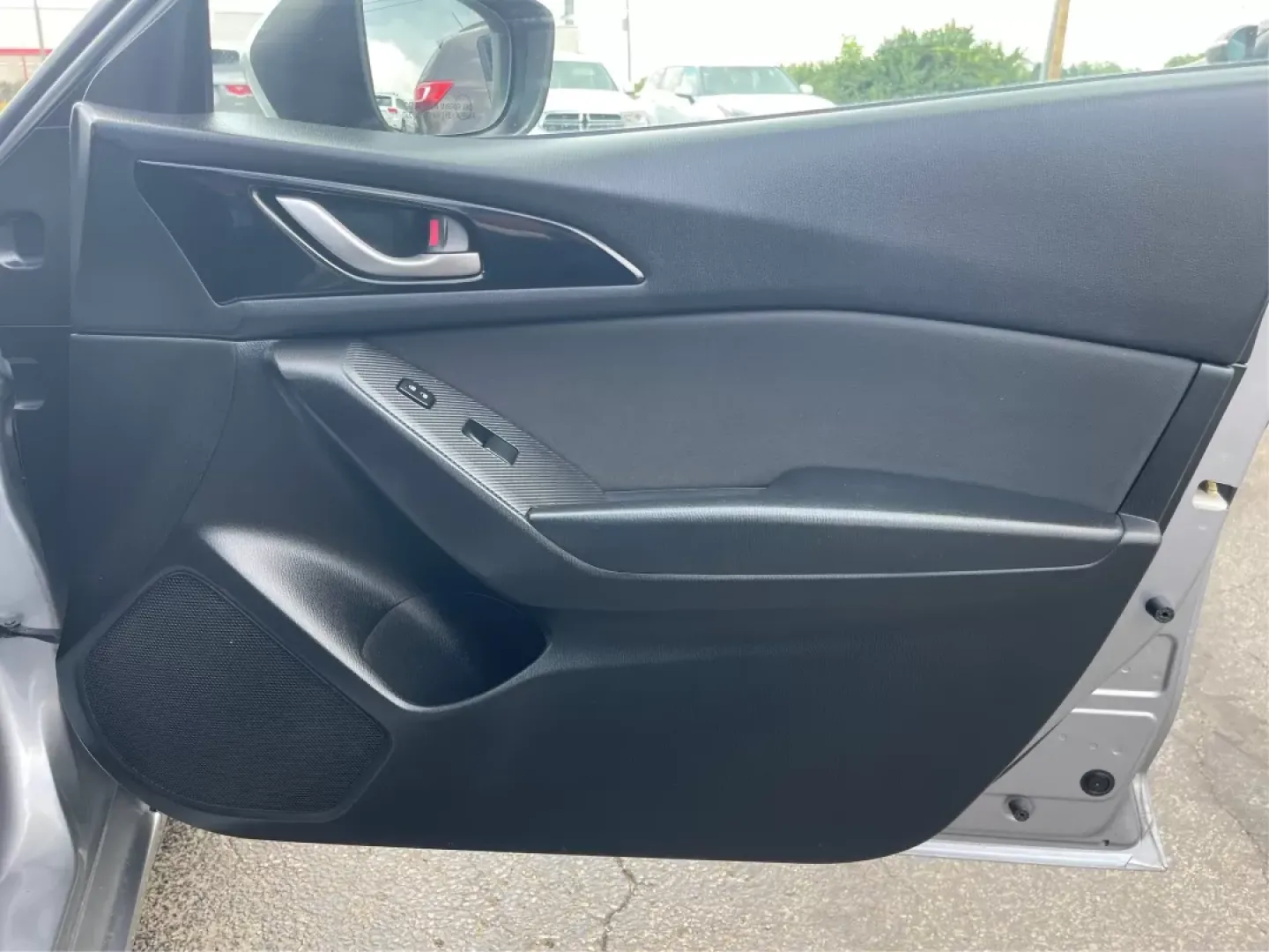 2016 Mazda Mazda3 i Sport (JM1BM1U73G1) with an SKYACTIV-G 2L I-4 gasoline direct injection engine, located at 1184 Kauffman Ave, Fairborn, OH, 45324, (937) 908-9800, 39.807072, -84.030914 - Experience a new level of driving with the 2016 Mazda3 i Sport, available now at Advantage Car and Credit in Fairborn, OH. This stylish sedan is more than just a mode of transportation; it's your perfect companion for everything from daily commutes to weekend road trips. With an impressive fuel-effi - Photo#19