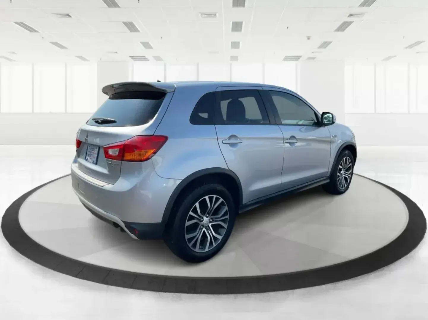 2016 Mitsubishi Outlander Sport 2.0 ES (JA4AP3AU5GZ) with an 2L I-4 DOHC engine, located at 880 E. National Road, Vandalia, OH, 45377, (937) 908-9800, 39.891918, -84.183594 - ### Discover Your Next Adventure with the 2016 Mitsubishi Outlander Sport at Advantage Car and Credit!<br /> <br /> Are you searching for the perfect vehicle to elevate your weekend adventures or daily commutes? Look no further! The 2016 Mitsubishi Outlander Sport is an excellent choice for anyone s - Photo#2