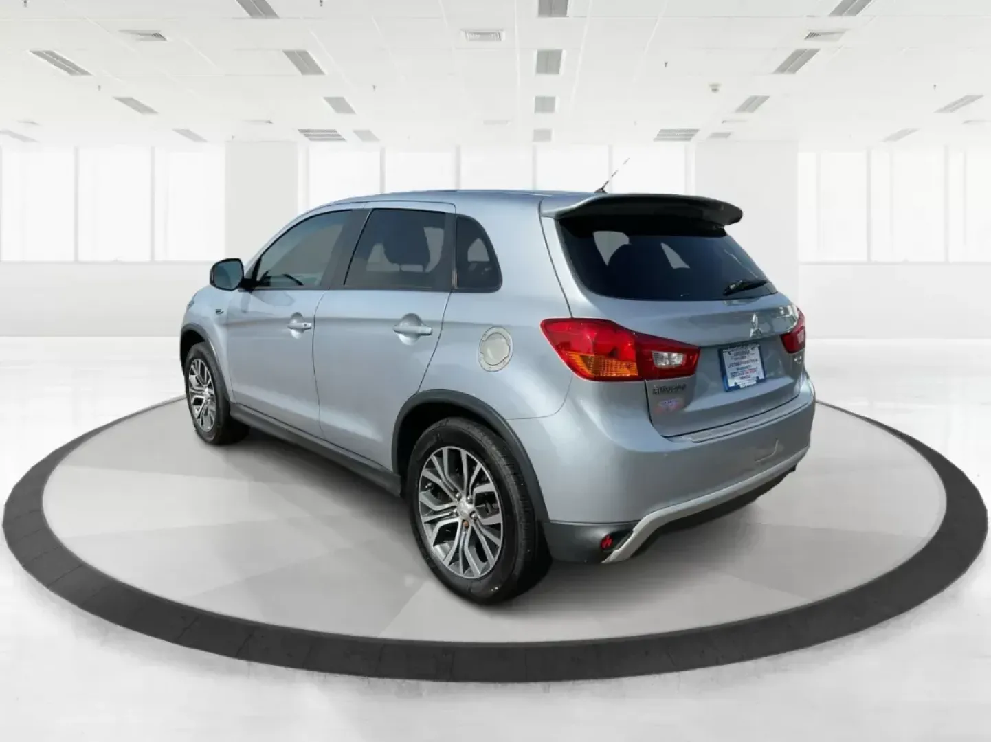 2016 Mitsubishi Outlander Sport 2.0 ES (JA4AP3AU5GZ) with an 2L I-4 DOHC engine, located at 880 E. National Road, Vandalia, OH, 45377, (937) 908-9800, 39.891918, -84.183594 - ### Discover Your Next Adventure with the 2016 Mitsubishi Outlander Sport at Advantage Car and Credit!<br /> <br /> Are you searching for the perfect vehicle to elevate your weekend adventures or daily commutes? Look no further! The 2016 Mitsubishi Outlander Sport is an excellent choice for anyone s - Photo#4