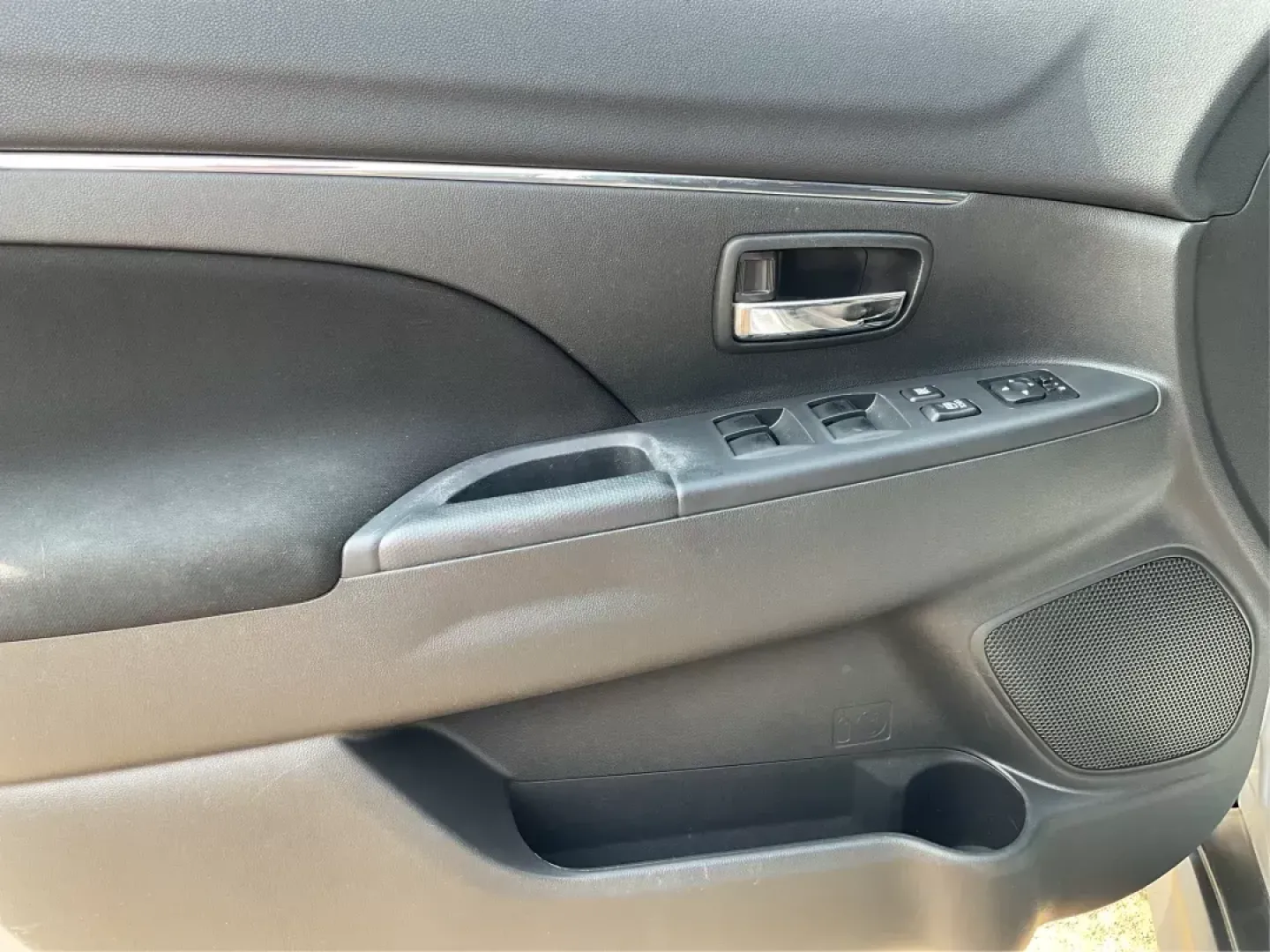 2016 Mitsubishi Outlander Sport 2.0 ES (JA4AP3AU5GZ) with an 2L I-4 DOHC engine, located at 880 E. National Road, Vandalia, OH, 45377, (937) 908-9800, 39.891918, -84.183594 - ### Discover Your Next Adventure with the 2016 Mitsubishi Outlander Sport at Advantage Car and Credit!<br /> <br /> Are you searching for the perfect vehicle to elevate your weekend adventures or daily commutes? Look no further! The 2016 Mitsubishi Outlander Sport is an excellent choice for anyone s - Photo#16