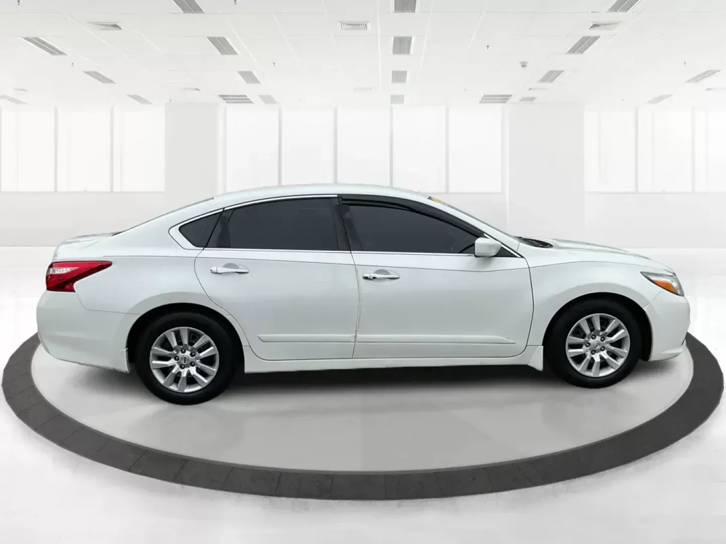2016 Nissan Altima 2.5 S (1N4AL3AP7GN) with an 2.5L I-4 DOHC engine, located at 1951 S Dayton Lakeview Rd., New Carlisle, OH, 45344, (937) 908-9800, 39.890999, -84.050255 - 2016 Nissan Altima 2.5 S - Photo#1