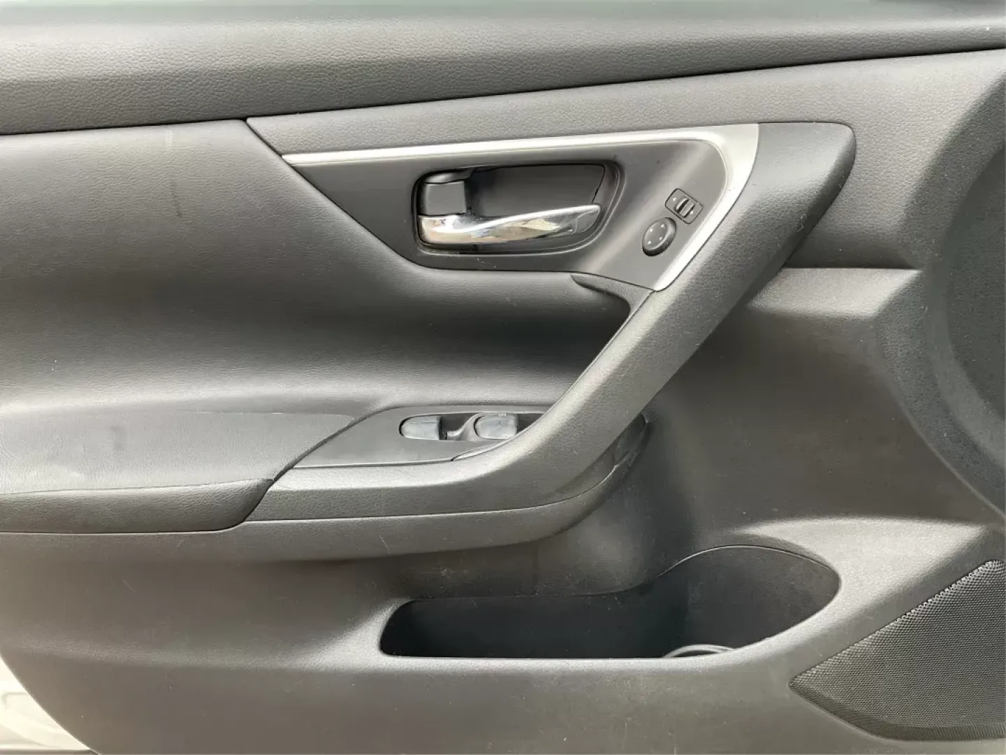 2016 Nissan Altima 2.5 S (1N4AL3AP7GN) with an 2.5L I-4 DOHC engine, located at 1951 S Dayton Lakeview Rd., New Carlisle, OH, 45344, (937) 908-9800, 39.890999, -84.050255 - 2016 Nissan Altima 2.5 S - Photo#16