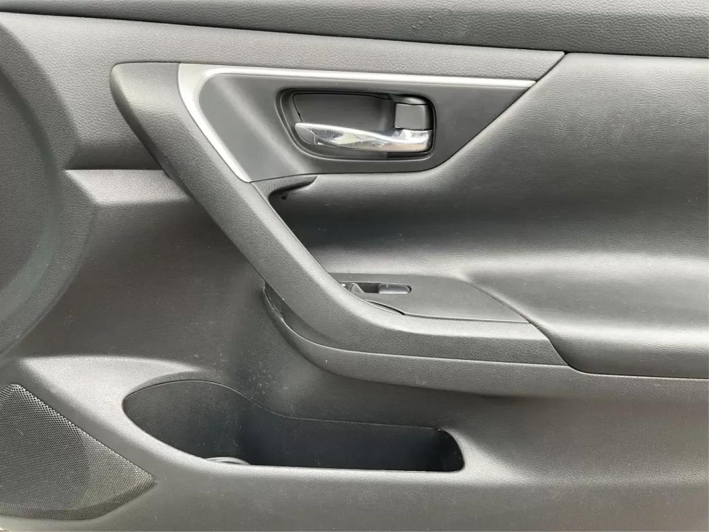 2016 Nissan Altima 2.5 S (1N4AL3AP7GN) with an 2.5L I-4 DOHC engine, located at 1951 S Dayton Lakeview Rd., New Carlisle, OH, 45344, (937) 908-9800, 39.890999, -84.050255 - 2016 Nissan Altima 2.5 S - Photo#17