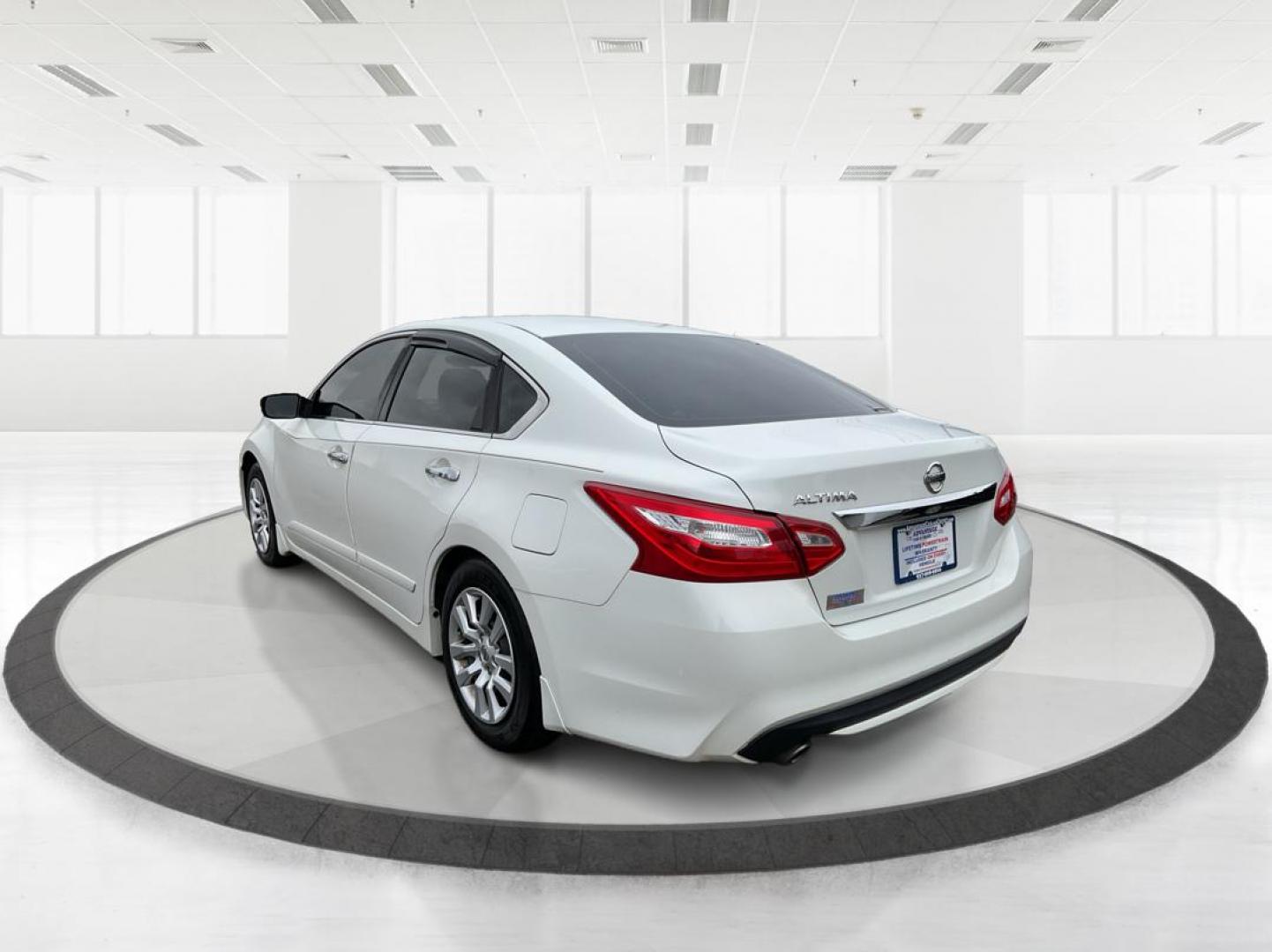 2016 Nissan Altima 2.5 S (1N4AL3AP7GN) with an 2.5L I-4 DOHC engine, located at 1951 S Dayton Lakeview Rd., New Carlisle, OH, 45344, (937) 908-9800, 39.890999, -84.050255 - 2016 Nissan Altima 2.5 S - Photo#4