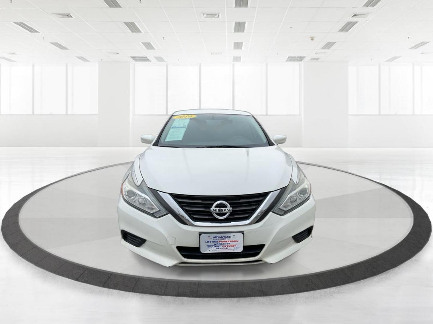 2016 Nissan Altima 2.5 S (1N4AL3AP7GN) with an 2.5L I-4 DOHC engine, located at 1951 S Dayton Lakeview Rd., New Carlisle, OH, 45344, (937) 908-9800, 39.890999, -84.050255 - 2016 Nissan Altima 2.5 S - Photo#6
