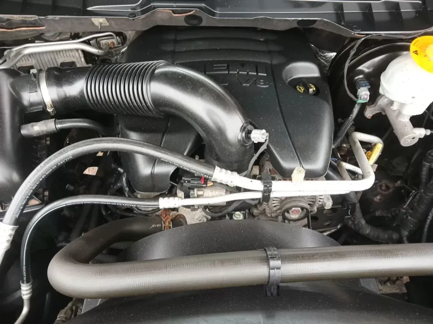 2016 Ram 1500 Sport Crew Cab SWB 4WD (1C6RR7MT8GS) with an 5.7L V8 OHV 16V engine, 8-Speed Automatic transmission, located at 401 Woodman Dr, Riverside, OH, 45431, (937) 908-9800, 39.760899, -84.123421 - 2016 Ram 1500 Sport Crew Cab SWB 4WD - Photo#10