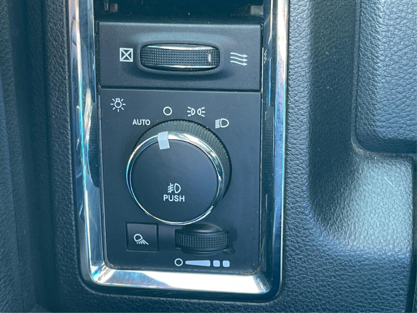 2016 Ram 1500 Laramie (1C6RR7NTXGS) with an Other engine, located at 1951 S Dayton Lakeview Rd., New Carlisle, OH, 45344, (937) 908-9800, 39.890999, -84.050255 - 2016 Ram 1500 Laramie - Photo#15