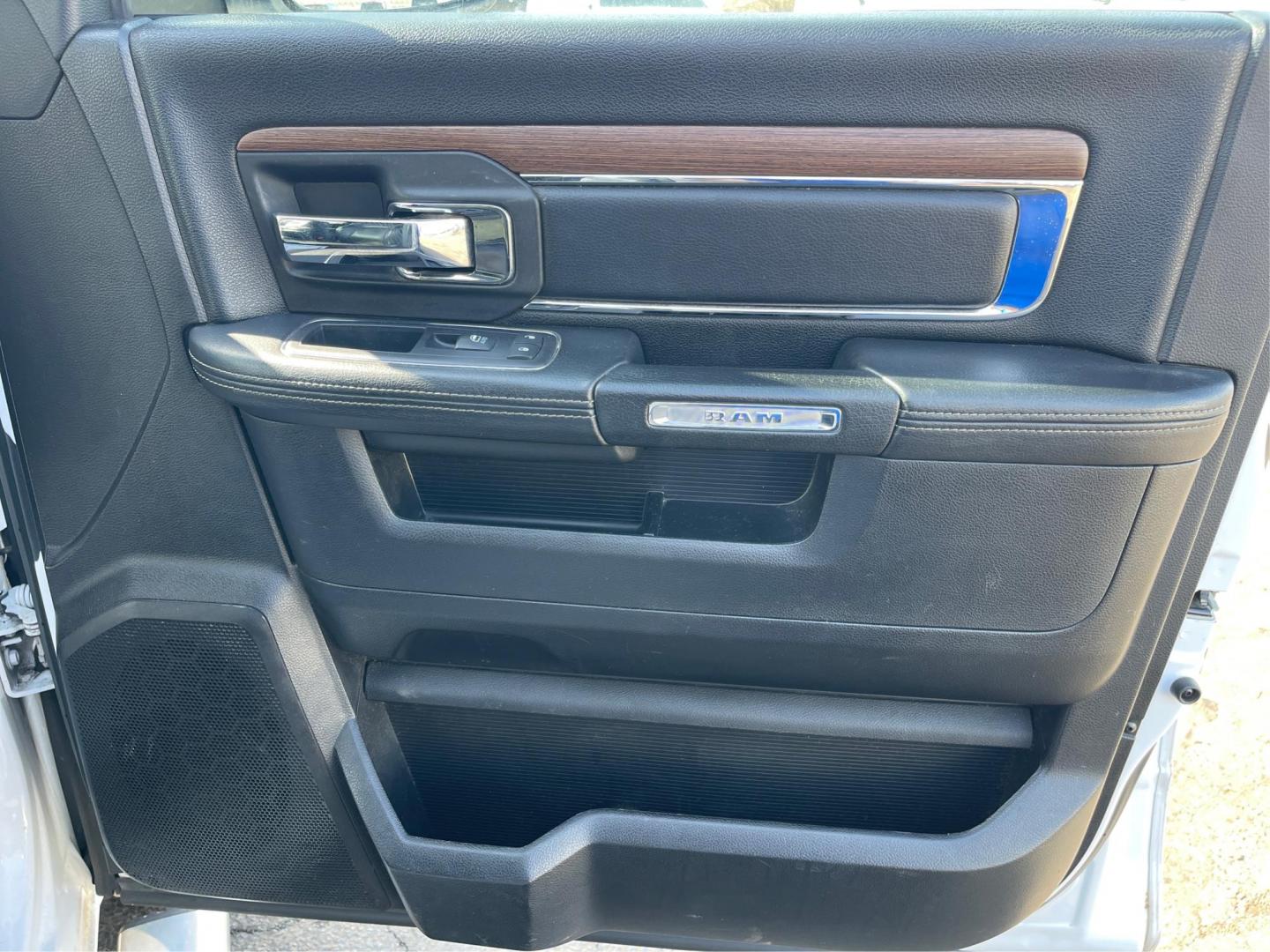 2016 Ram 1500 Laramie (1C6RR7NTXGS) with an Other engine, located at 1951 S Dayton Lakeview Rd., New Carlisle, OH, 45344, (937) 908-9800, 39.890999, -84.050255 - 2016 Ram 1500 Laramie - Photo#18